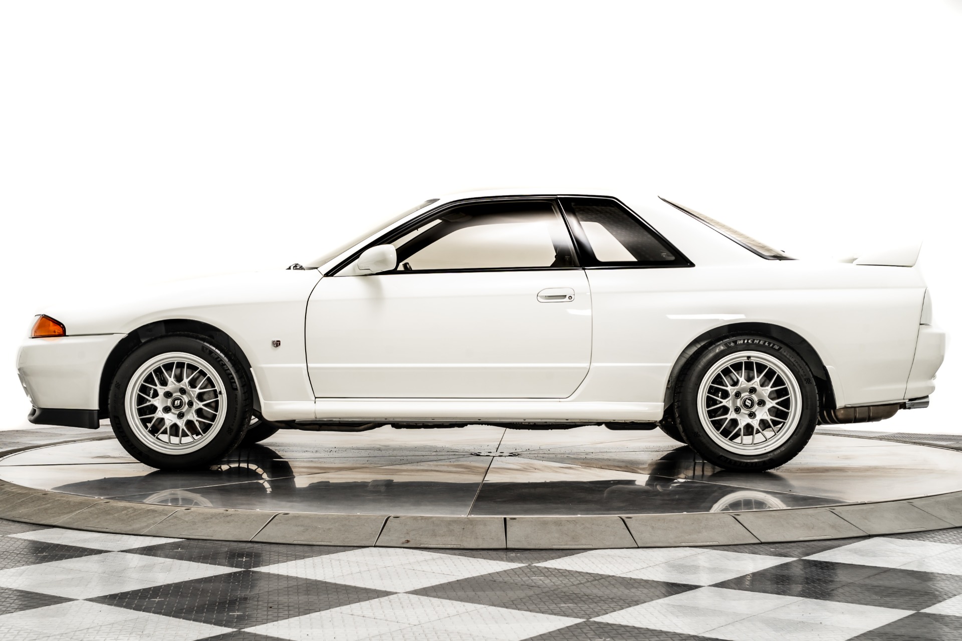 Used 1994 Nissan Skyline GT-R V Spec II in Crystal White For Sale