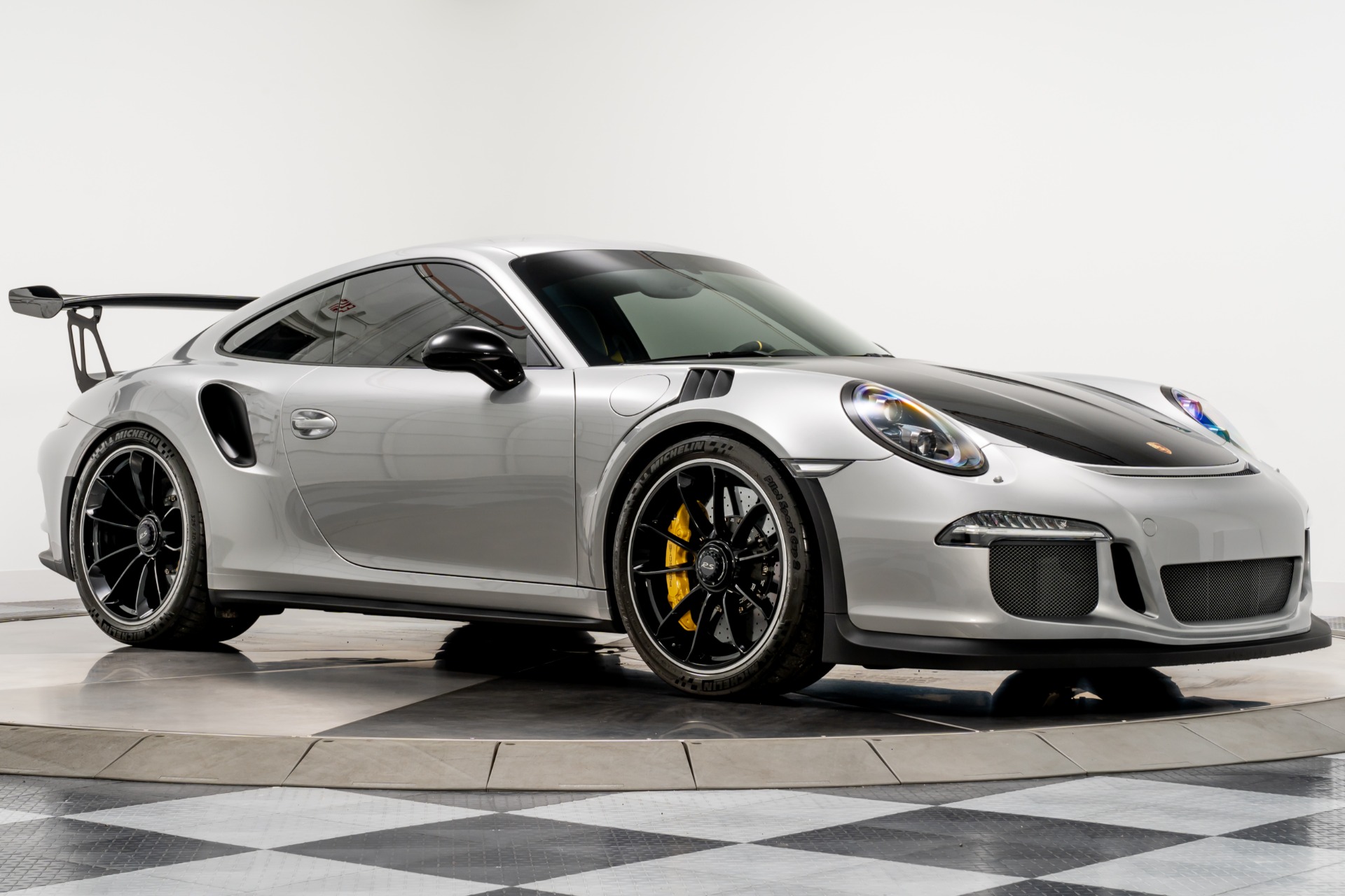 Used 2016 Porsche 911 GT3 RS in GT Silver Metallic For Sale (Sold 