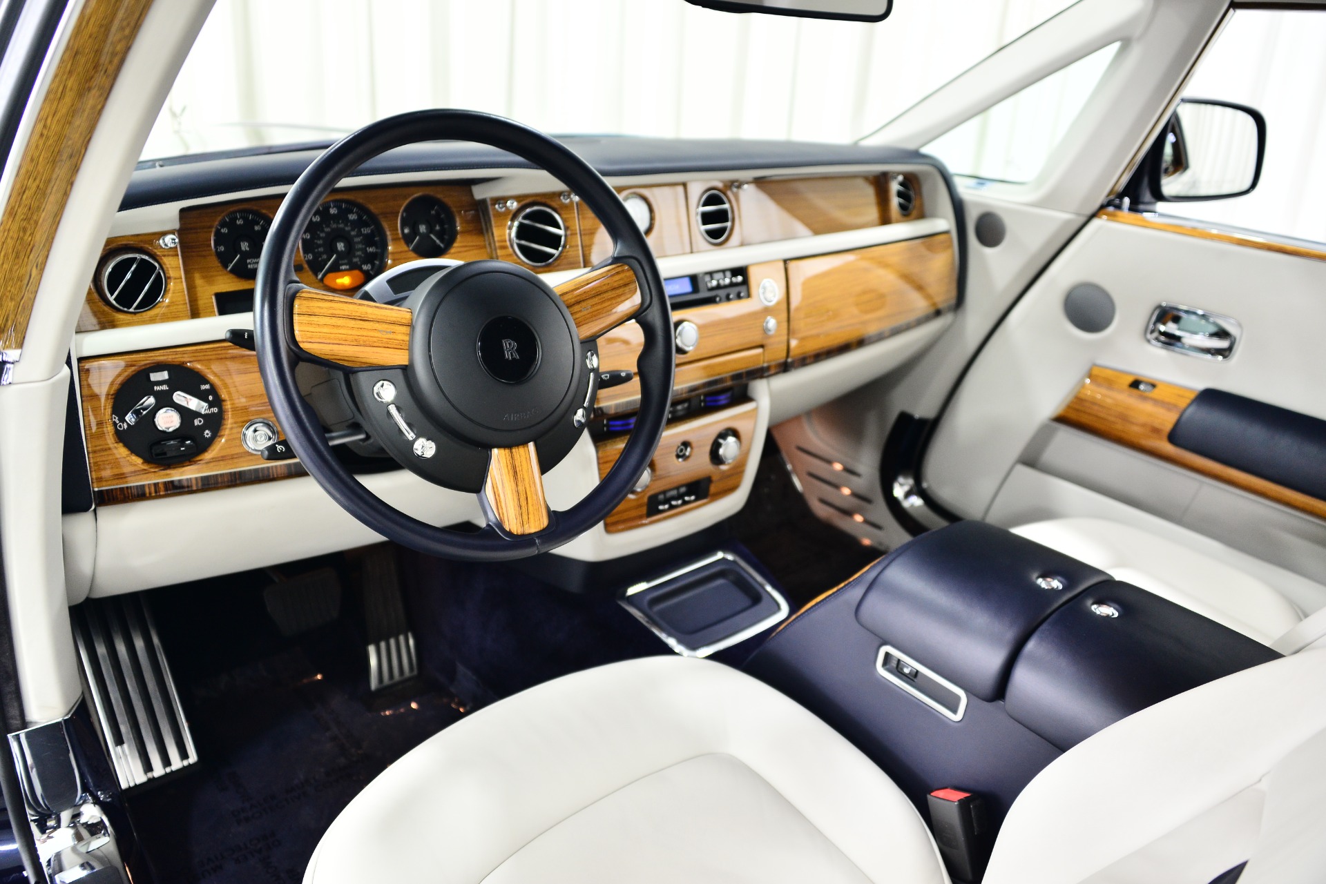 2012 RollsRoyce Phantom Drophead Coupe Interior Photos  CarBuzz