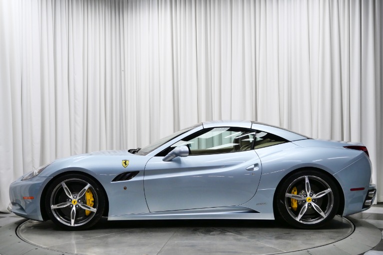 Ferrari California カタログ フェラーリ カリフォルニア 歴代モデル•グレード・外装・内装