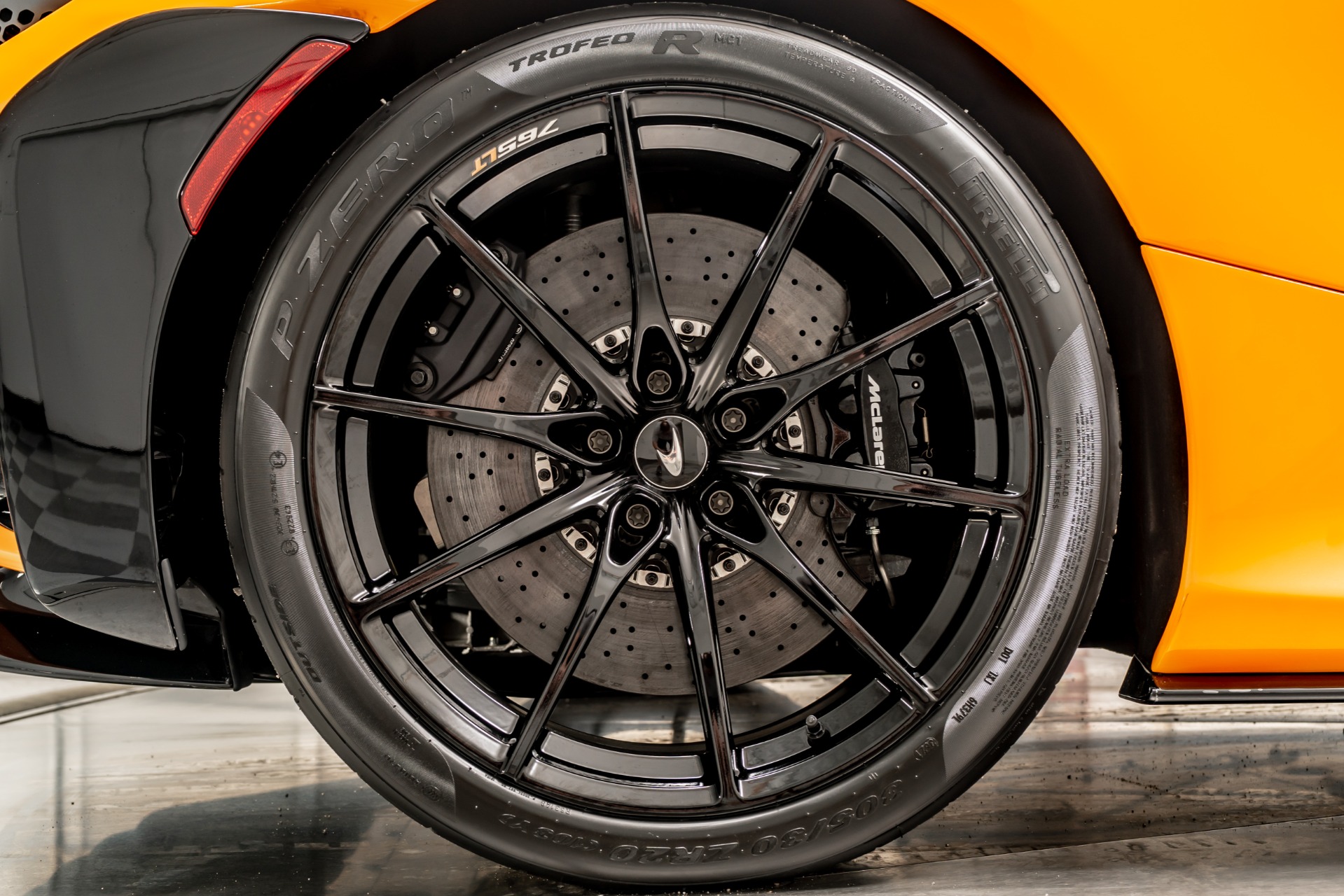 t176) マラネロ maranello 右 ステアリングナックル 17mm M8