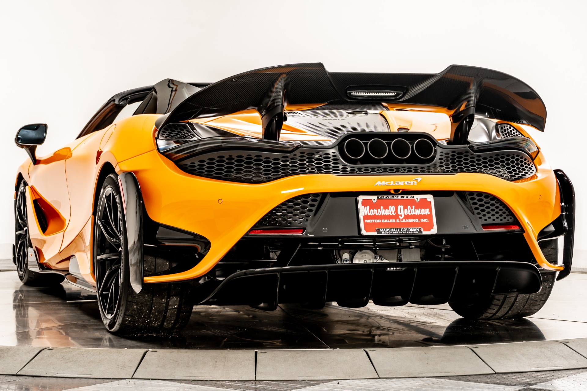McLaren ウィンドブレーカー Mサイズ オレンジ/ブラック McLaren ウィンドブレーカー Mサイズ オレンジ/ブラック - メルカリ