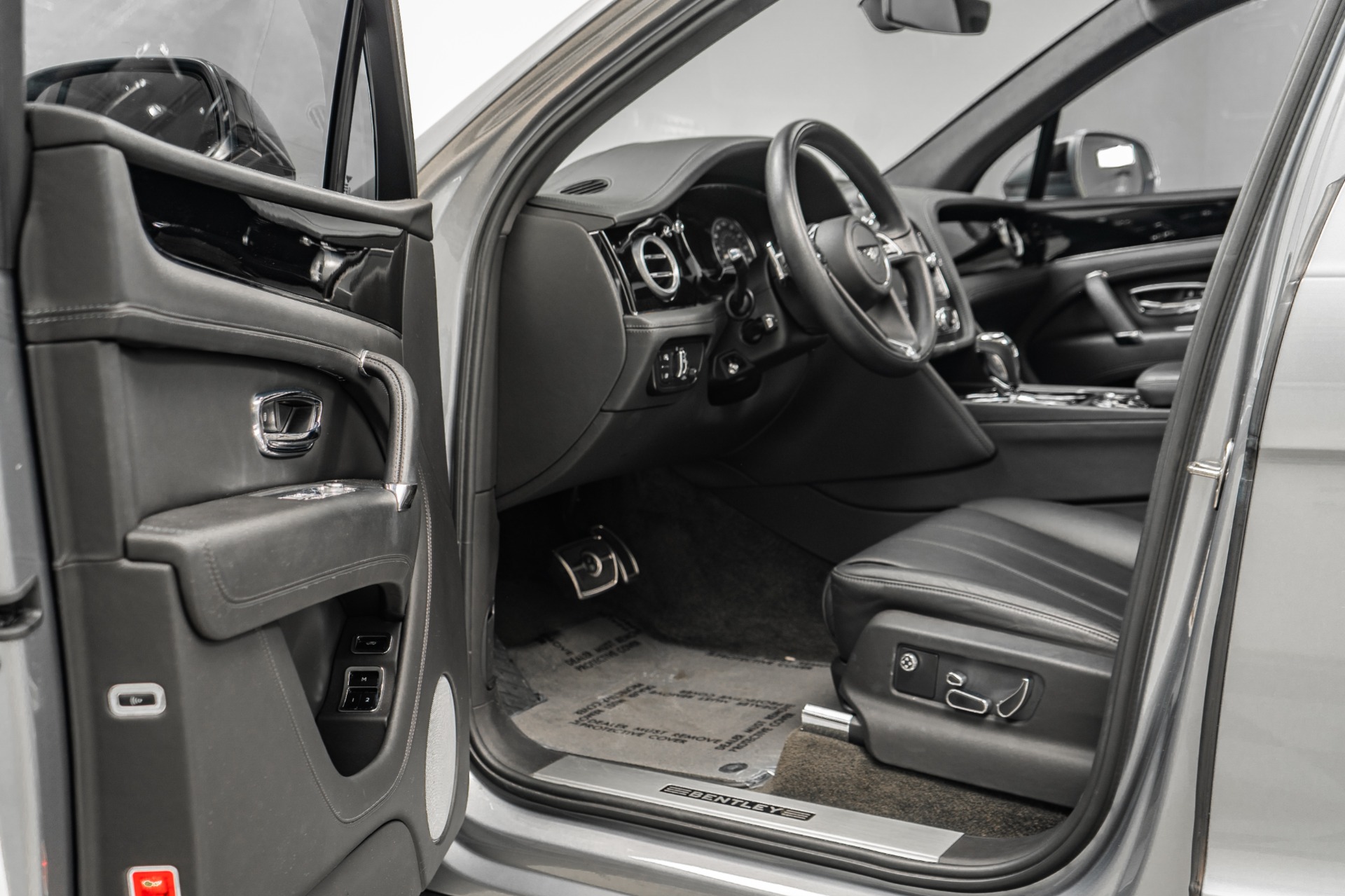 Used 2018 Bentley Bentayga Onyx Edition W12 For Sale (Sold