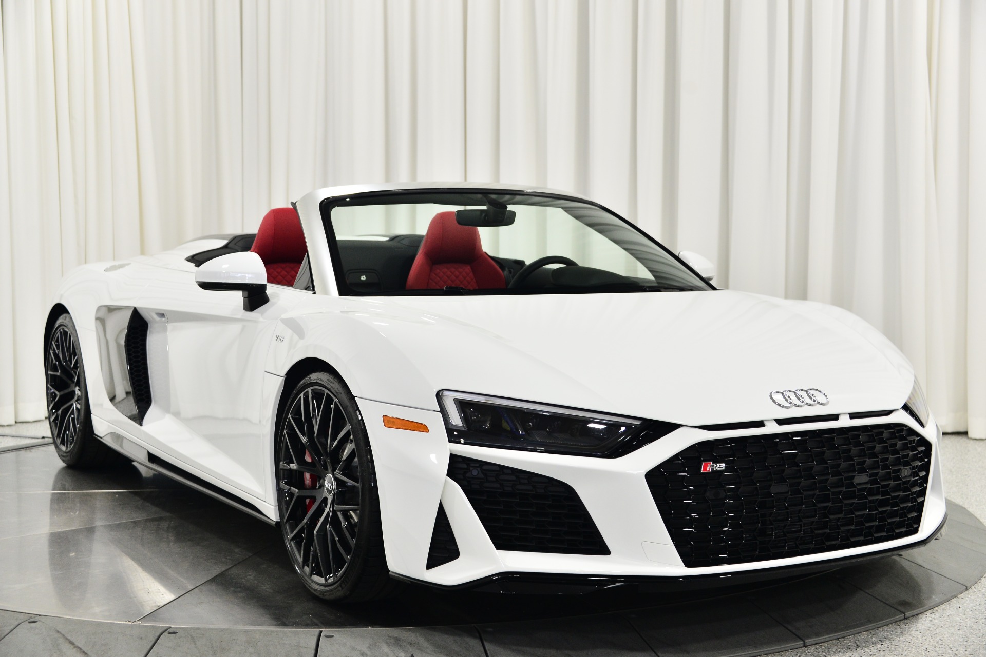 2016 R8 Convertible Audi R8 White