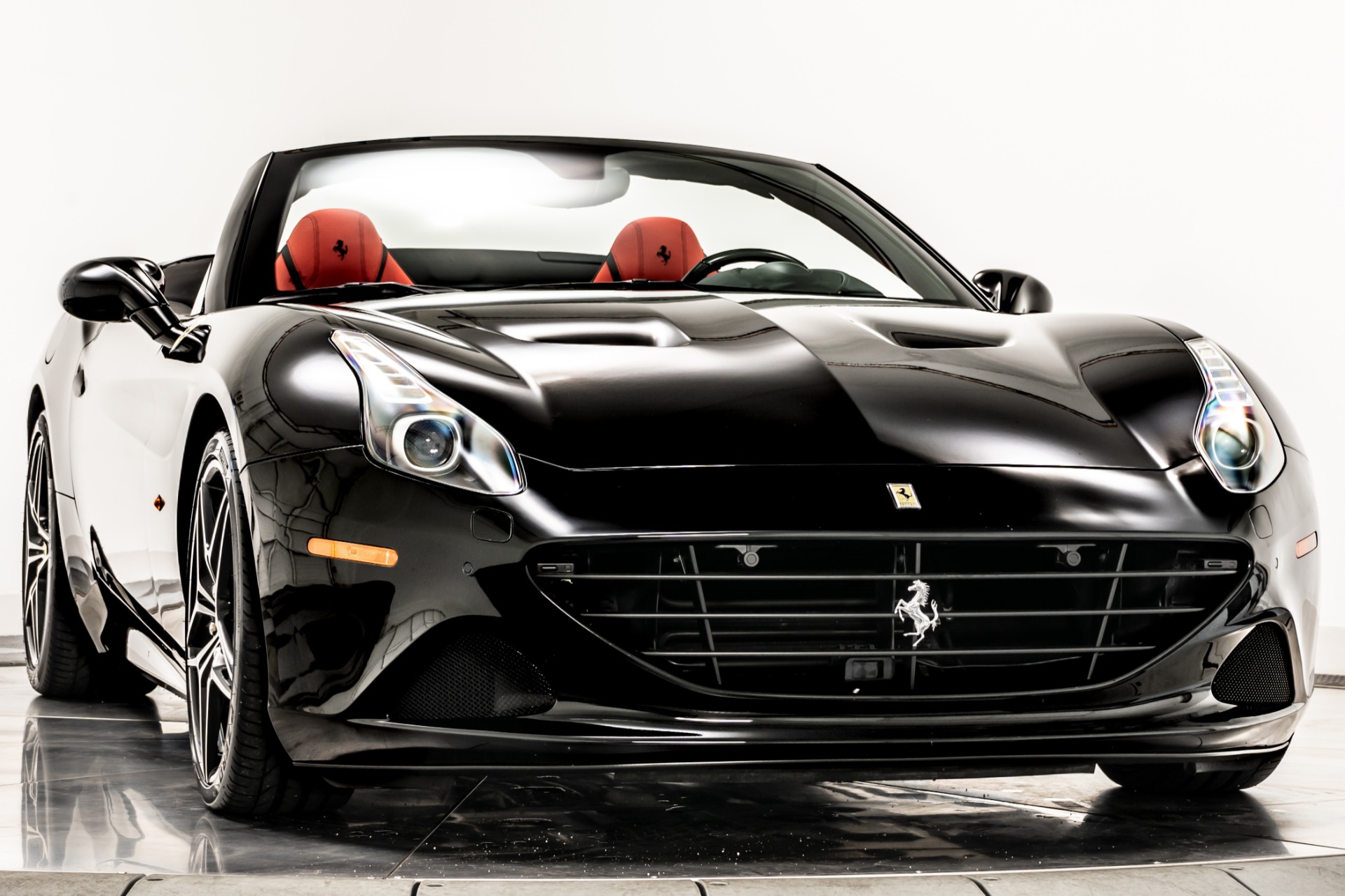 Used 2018 Ferrari California T in Nero For Sale (Sold