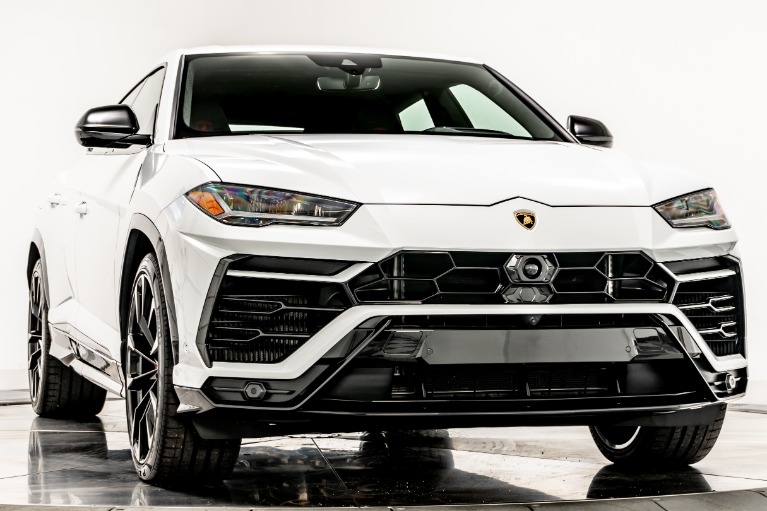 Used 2022 Lamborghini Urus in Bianco Icarus For Sale (Sold
