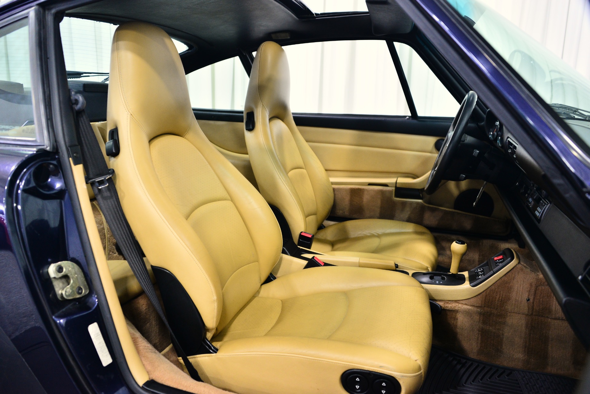 No Reserve: 30k-Mile 1994 Porsche 911 Carrera 2 Cabriolet 5