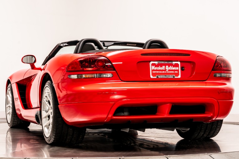 SHEPHRD シェパードV10 1/10GPツーリング　カーフルセット中古品 Used 2003 Dodge Viper SRT-10 Roadster in Viper Red Clearcoat For