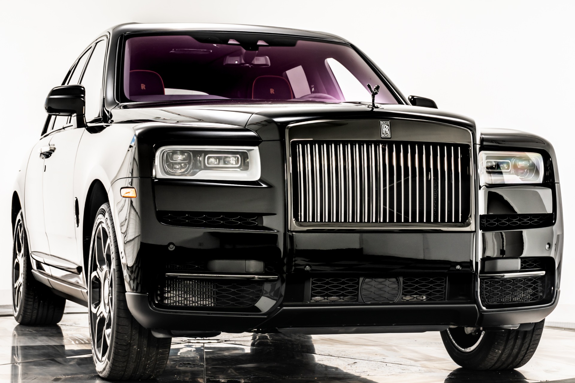 Full vehicle details of 2022 Rolls-Royce Cullinan Cullinan Diamond Black  Tailored Purple Piano Black available for sale at Rolls-Royce Motor Cars  Miami 2060 Biscayne Blvd,Miami,33137,Florida,USA for €339,449