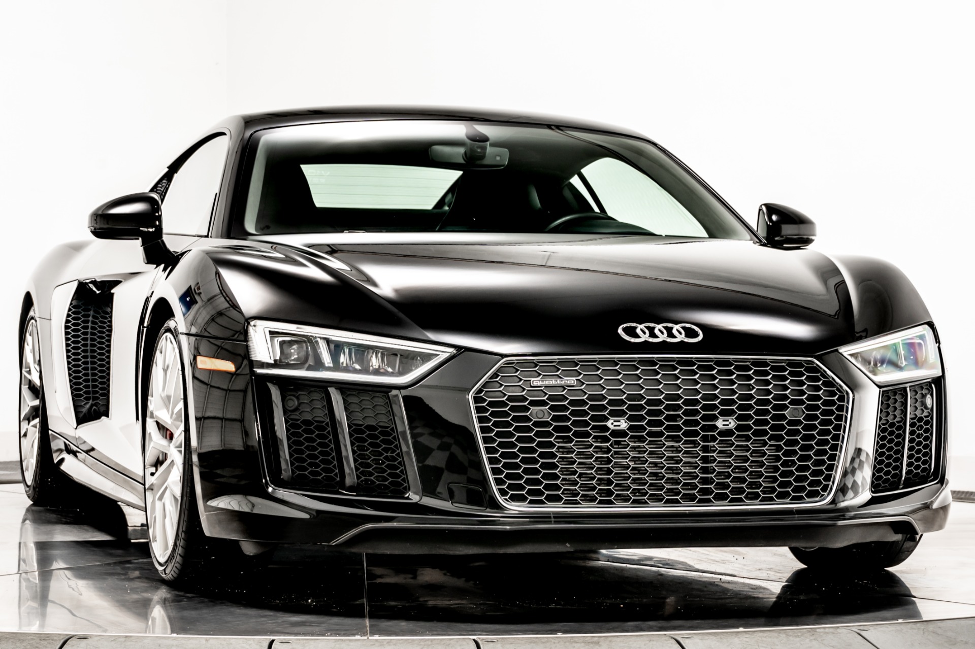 マイスト　Audi  R8 Used-2015-Audi-R8-V10-