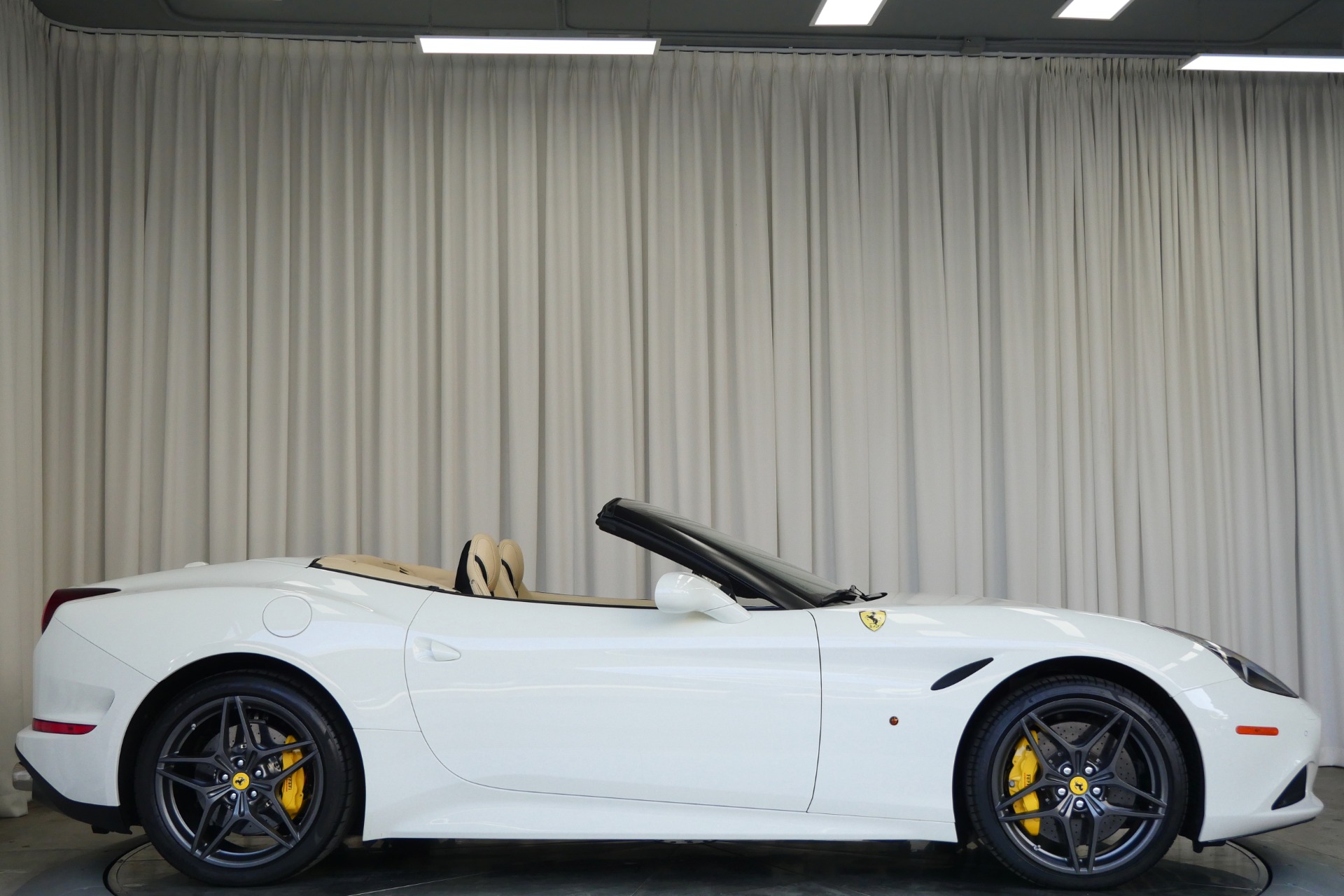 BBR 1/43 Ferrari California T クローズドルーフ BBR 1/43 Ferrari California T クローズドルーフ BBR 1/43