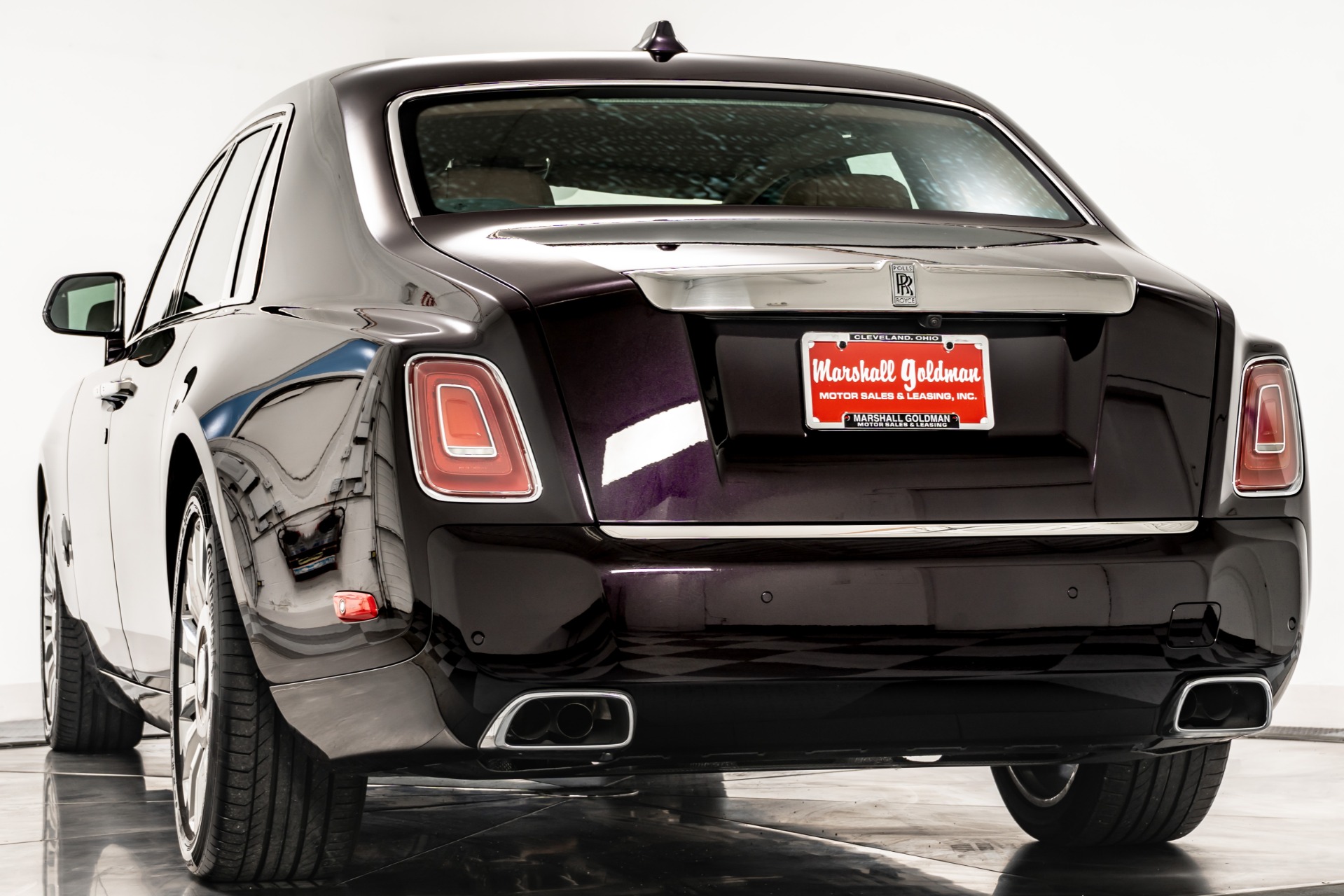RollsRoyce Phantom 2021 Ảnh chi tiết RollsRoyce Phantom Extended giá hơn  50 tỷ đồng