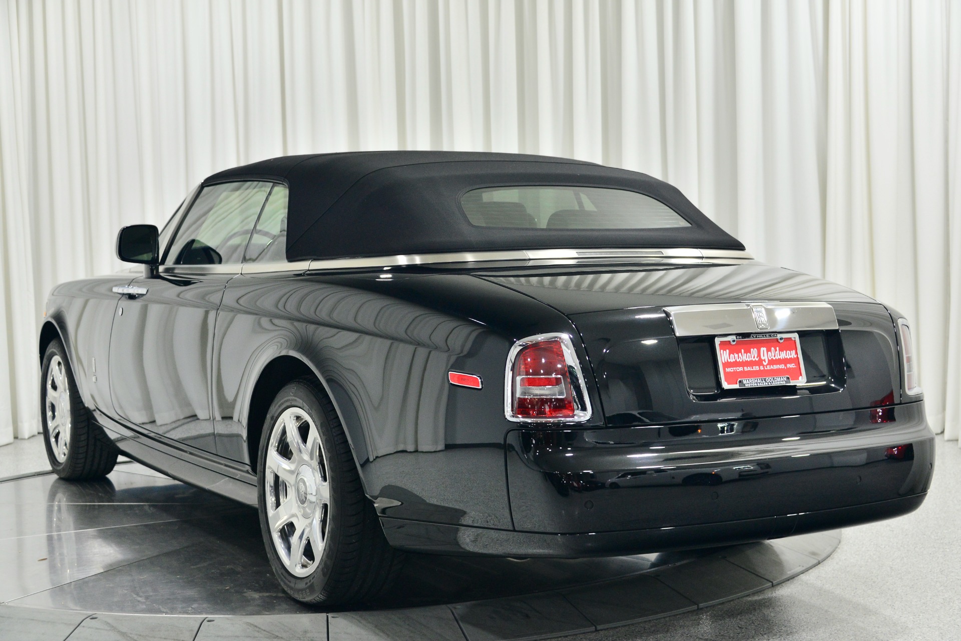 洋書 ROLLS ROYCE IN AMERICA New-2023-Rolls-Royce-Ghost.jpg