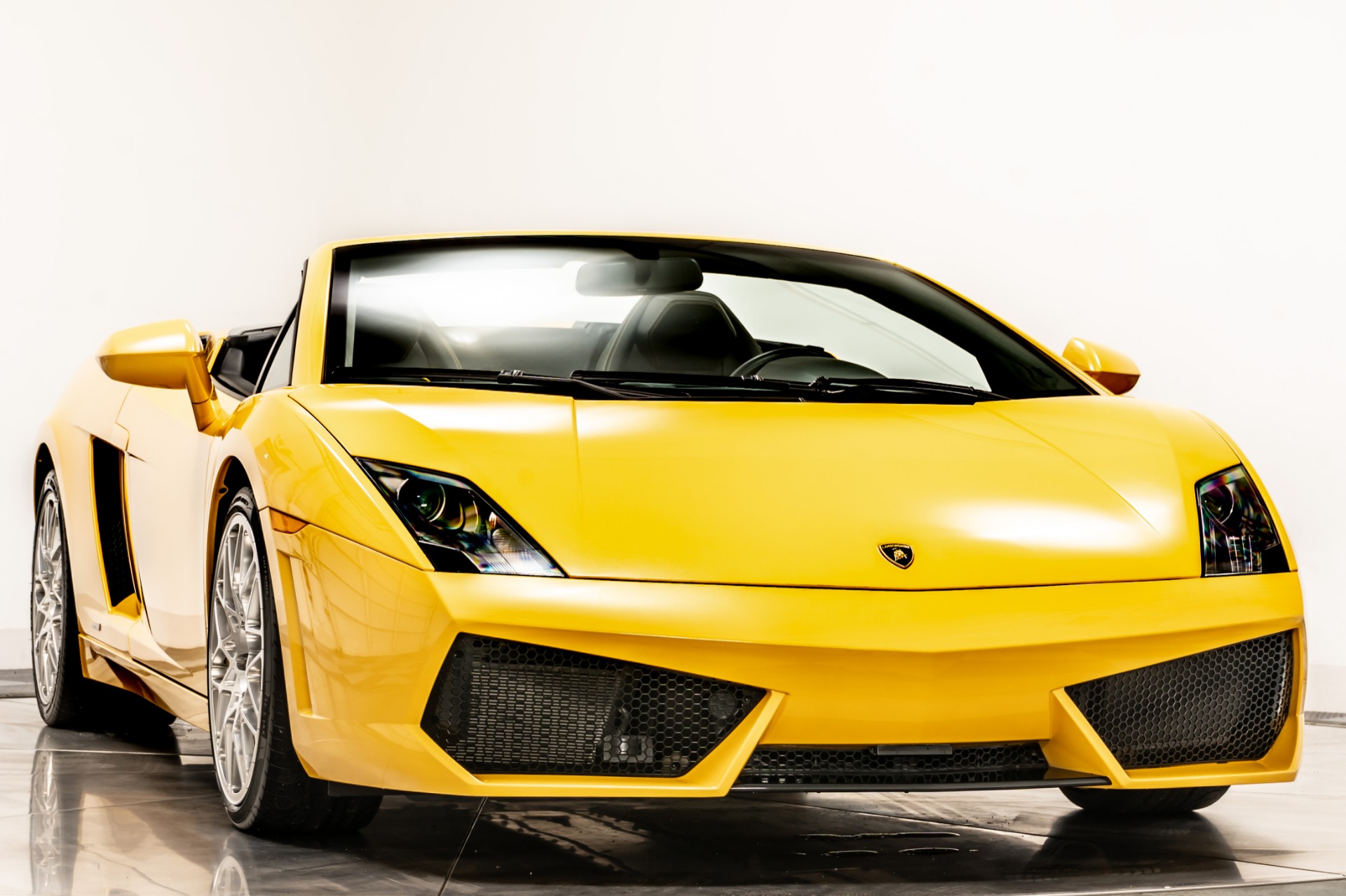Used 2011 Lamborghini Gallardo LP 560-4 Spyder in Giallo Midas For