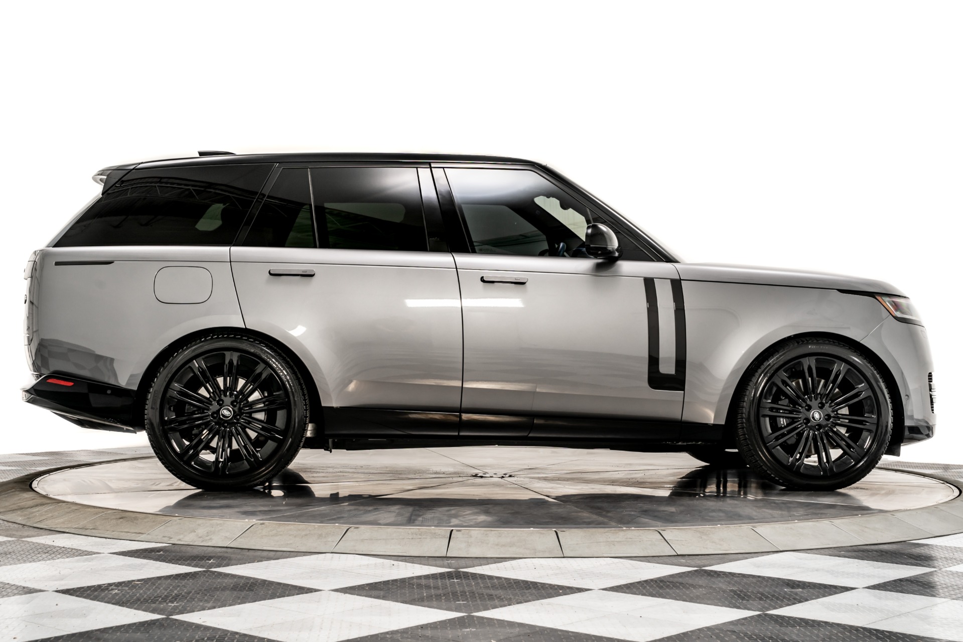 Used 2023 Land Rover Range Rover P530 SE For Sale (Sold