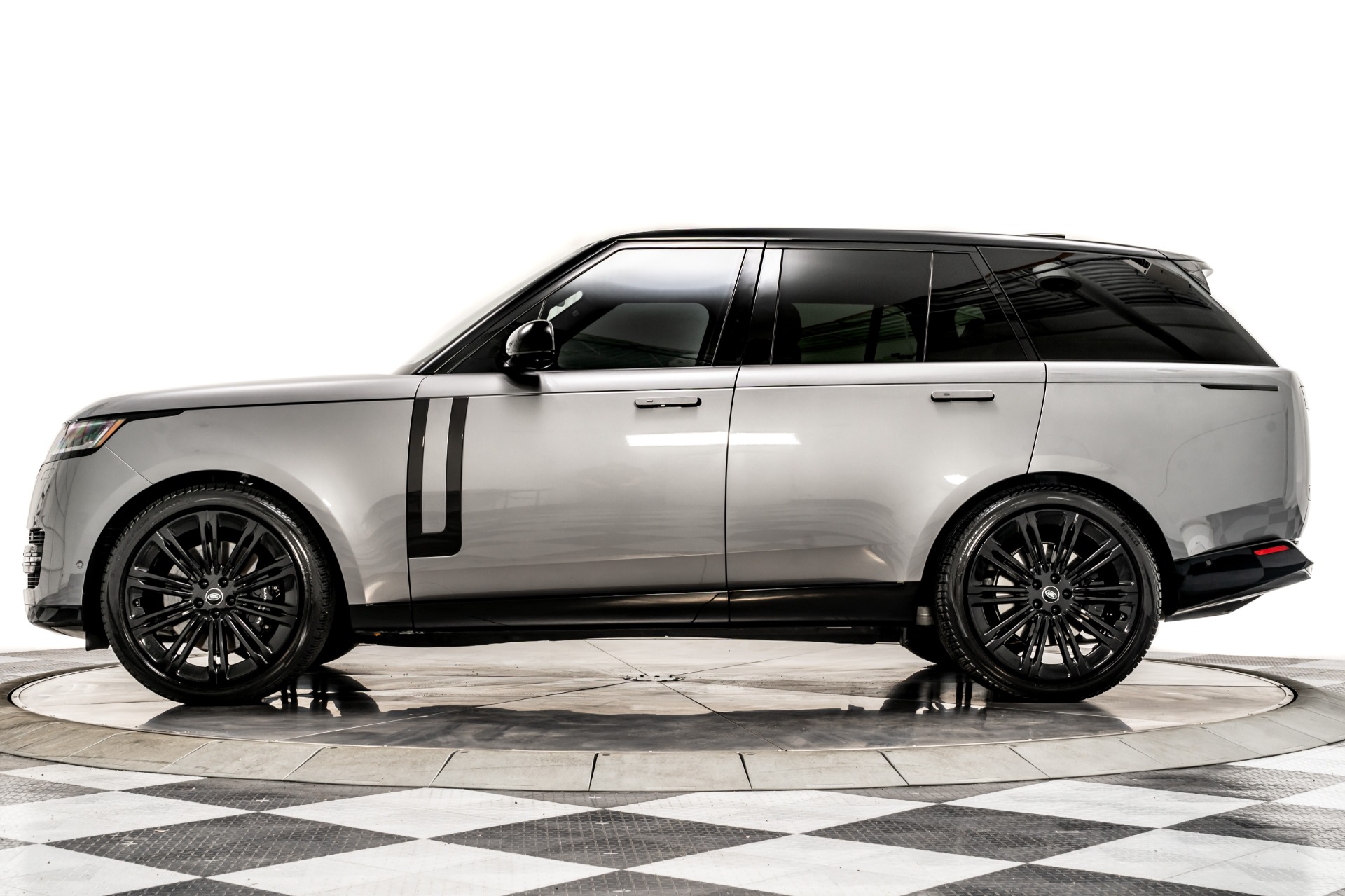 Used 2023 Land Rover Range Rover P530 SE in Eiger Grey