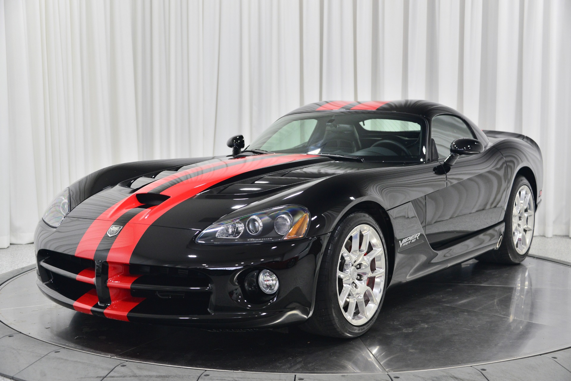 Used 2008 Dodge Viper SRT-10 in Viper Black Clear Coat For Sale