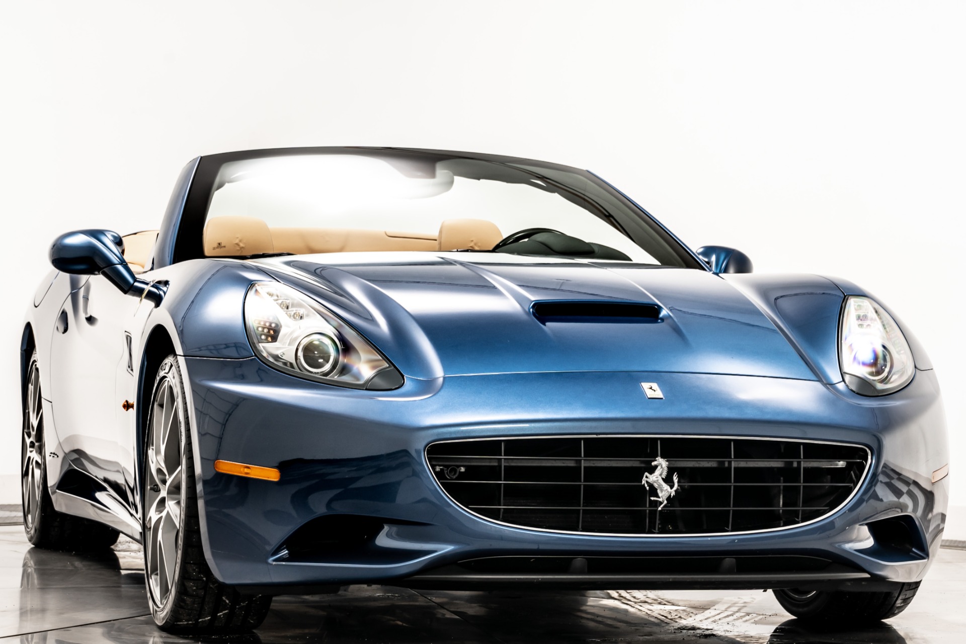 Used 2009 Ferrari California in Blu Mirabeau For Sale (Sold