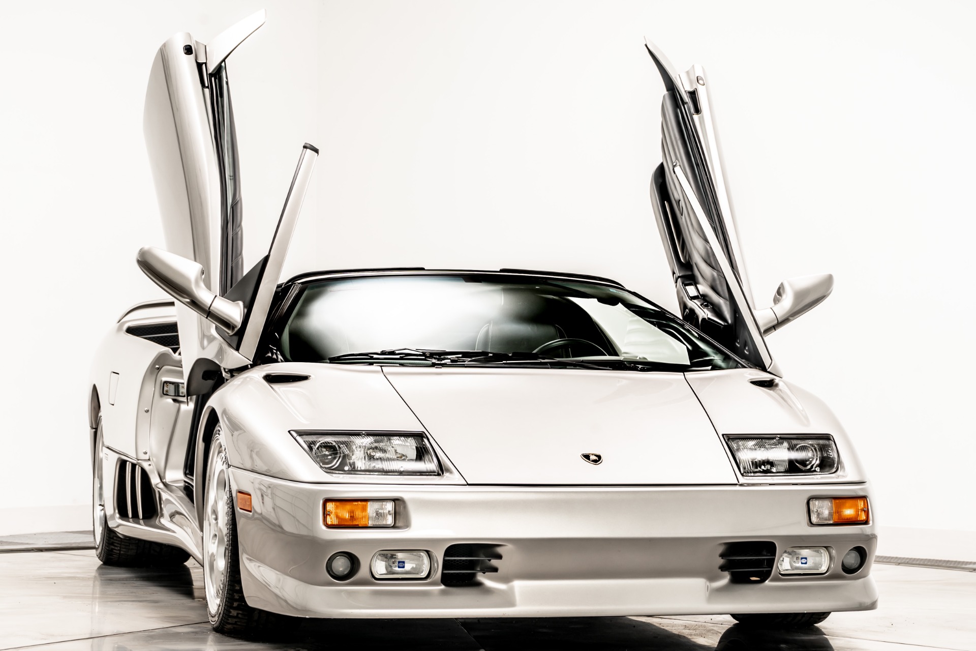 Used 1999 Lamborghini Diablo VT Roadster in Grigio Titanio For