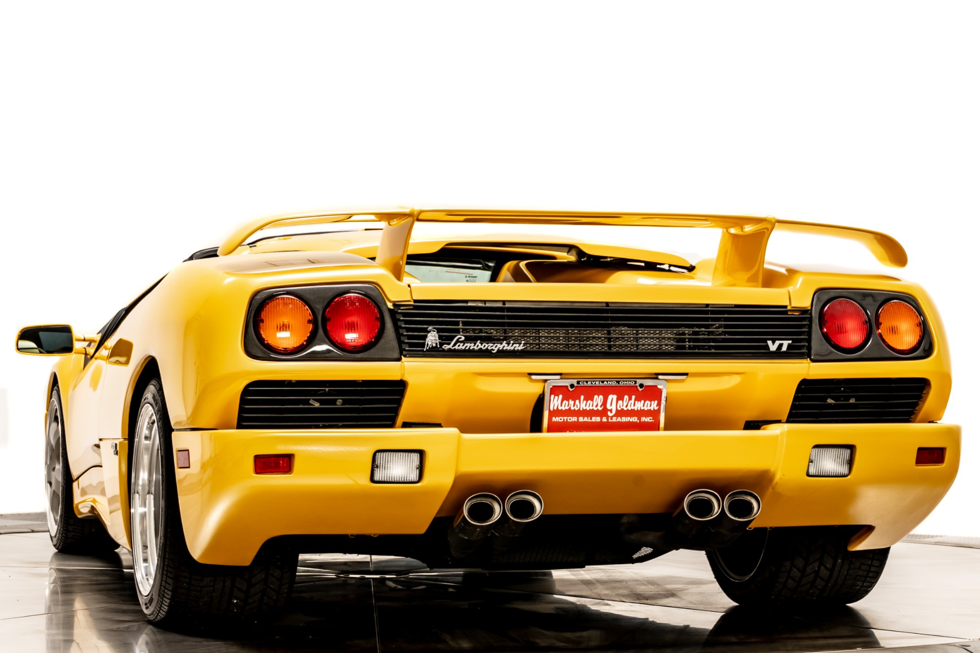 Used 1999 Lamborghini Diablo VT Roadster Momo Edition in Giallo
