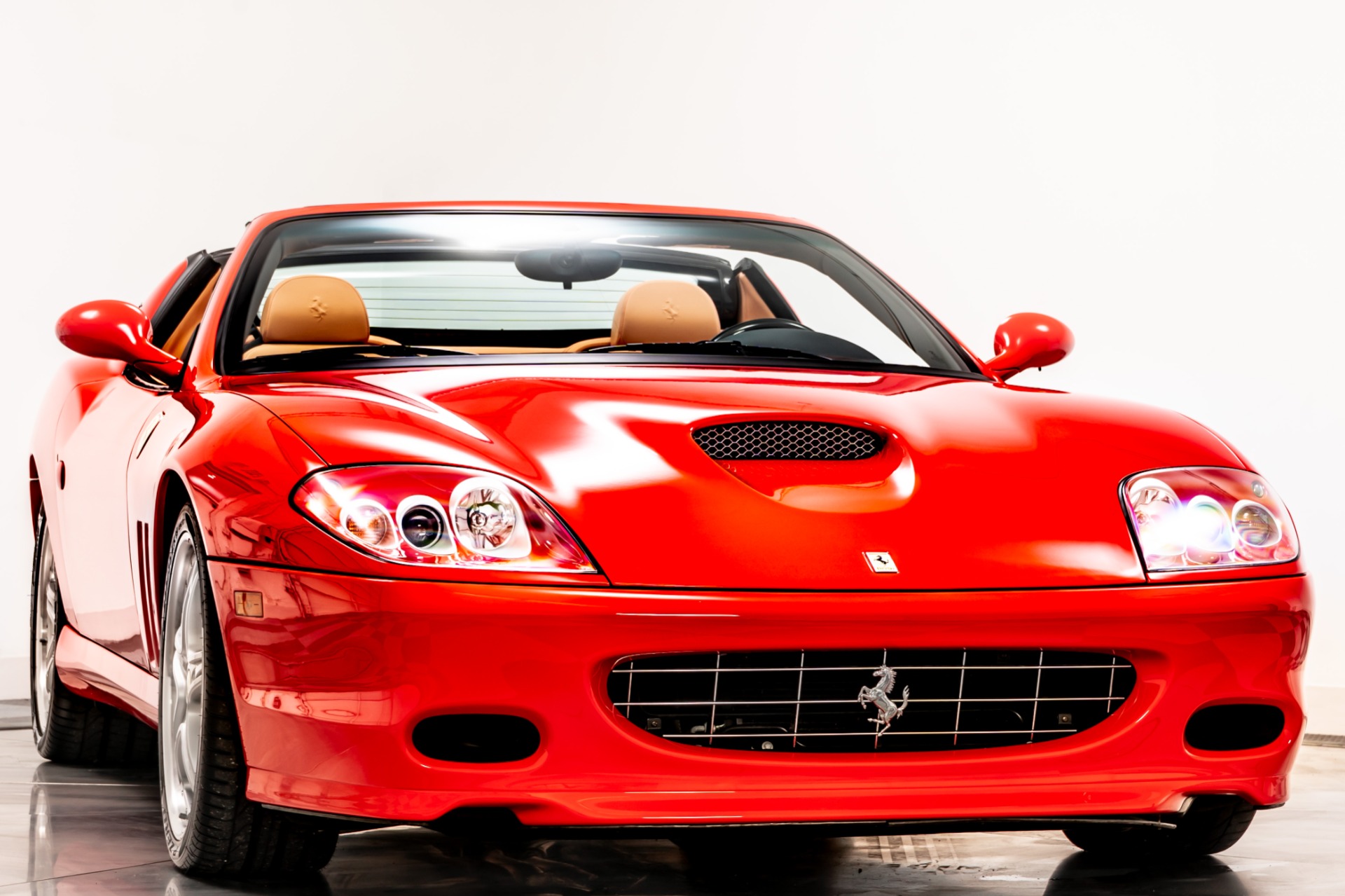 Used 2005 Ferrari 575 Superamerica in Rosso Scuderia For Sale