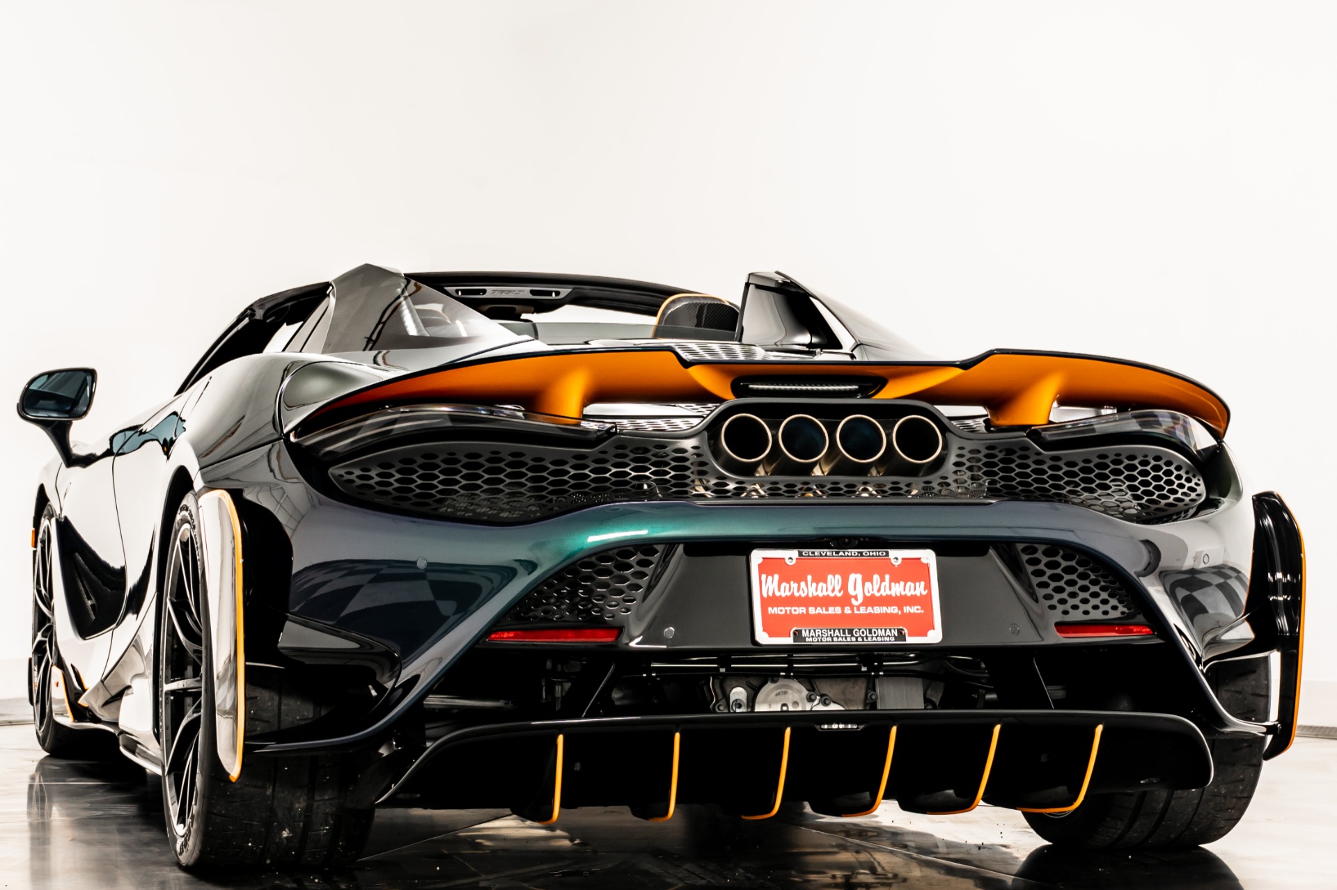 Used 2022 McLaren 765LT Spider in Dragon Green For Sale (Sold