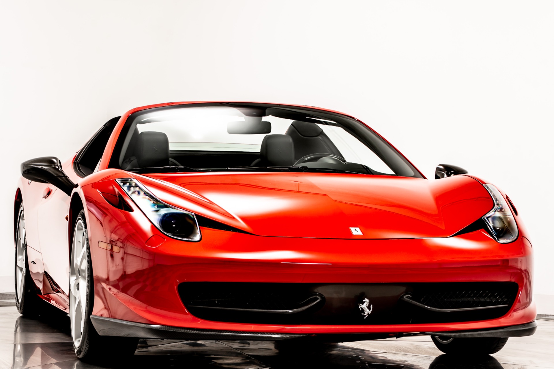 Used 2015 Ferrari 458 Spider in Rosso Corsa For Sale (Sold