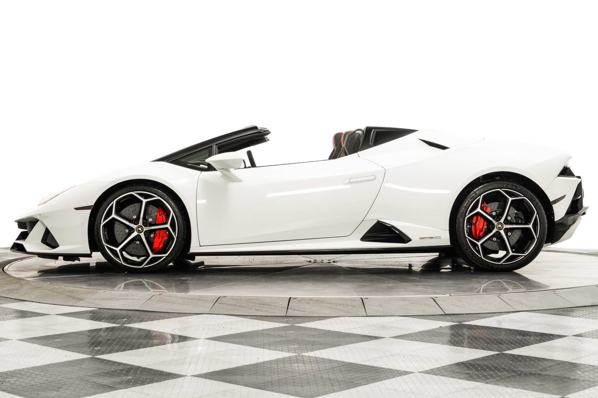 Used 2020 Lamborghini Huracan LP 640-4 EVO Spyder in Bianco Icarus