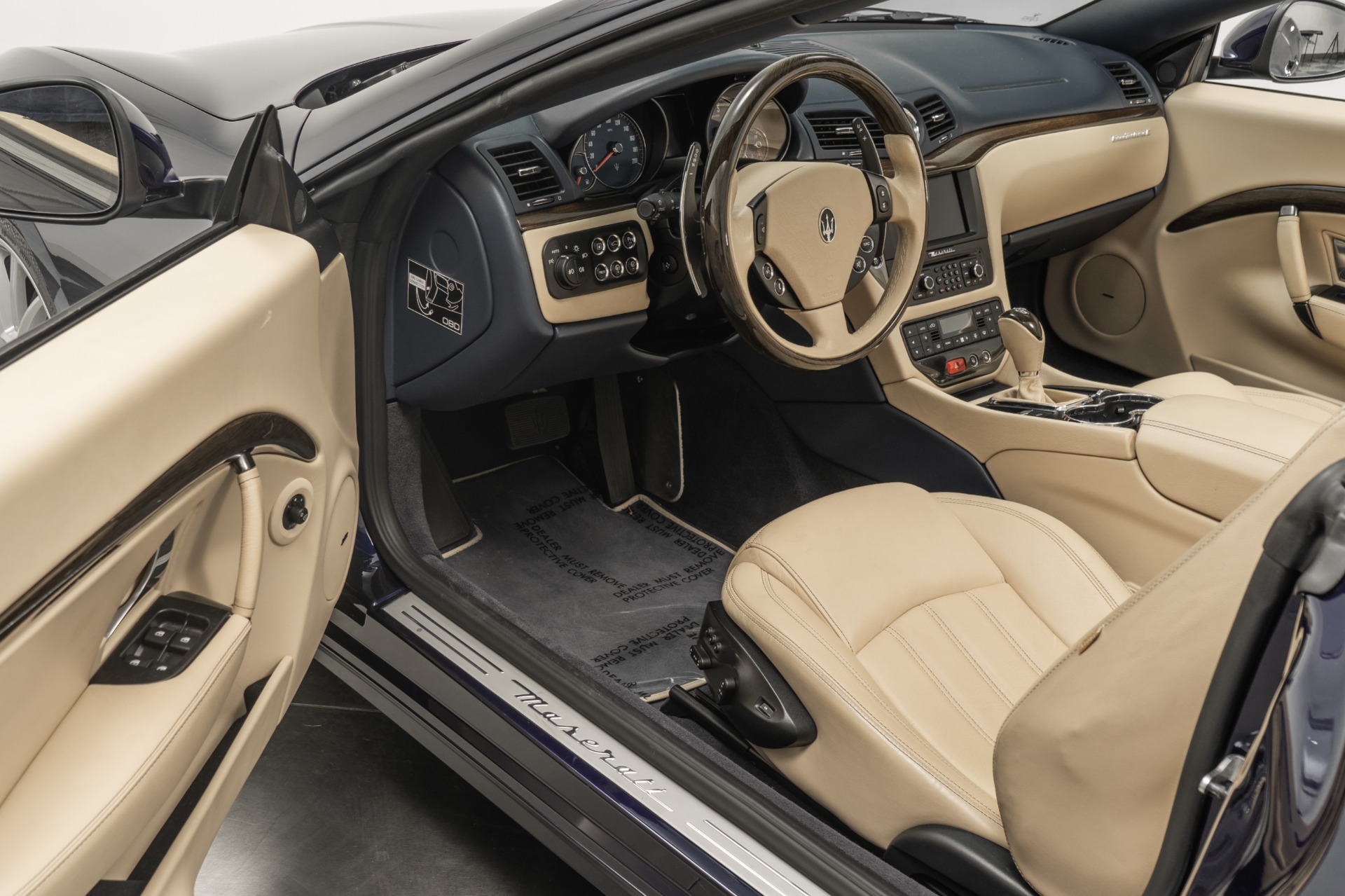 素晴らしい価格 Maserati GranTurismo ボディカバー定価10万以上