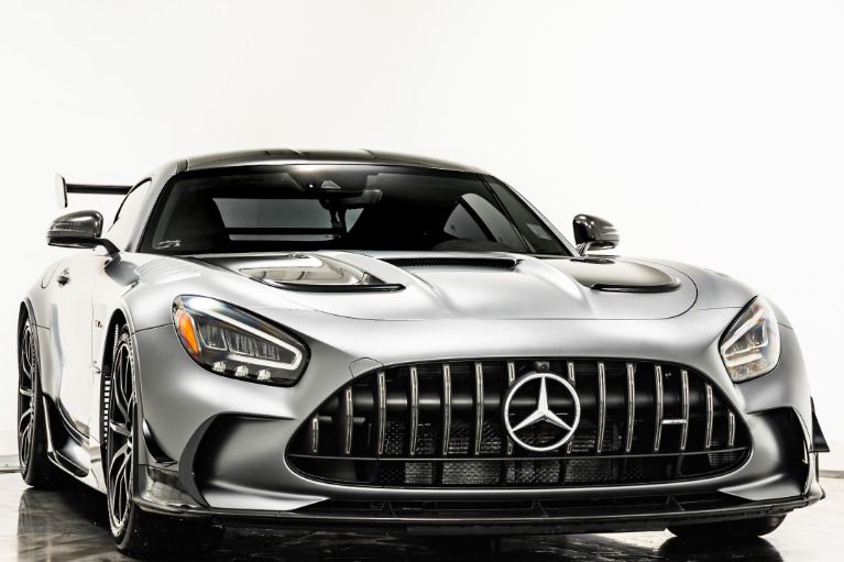 Mercedes-Benz G 55 AMG ブラックとCLS ホワイトのセット Mercedes-Benz G 55 AMG ブラックとCLS ホワイトのセット