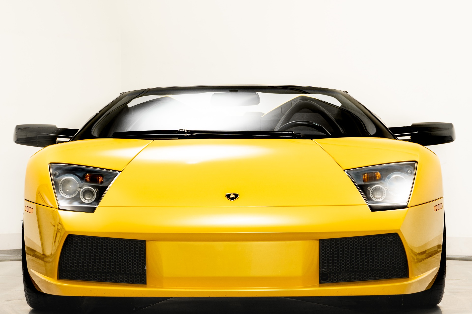 Used 2005 Lamborghini Murcielago Roadster in Giallo Orion