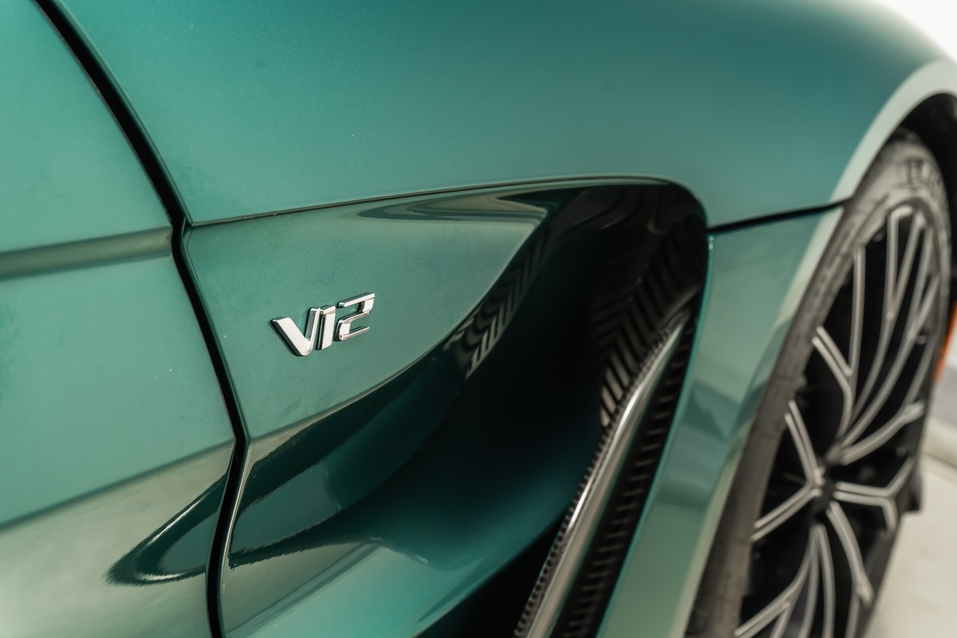 Used 2023 Aston Martin Vantage V12 Roadster For Sale