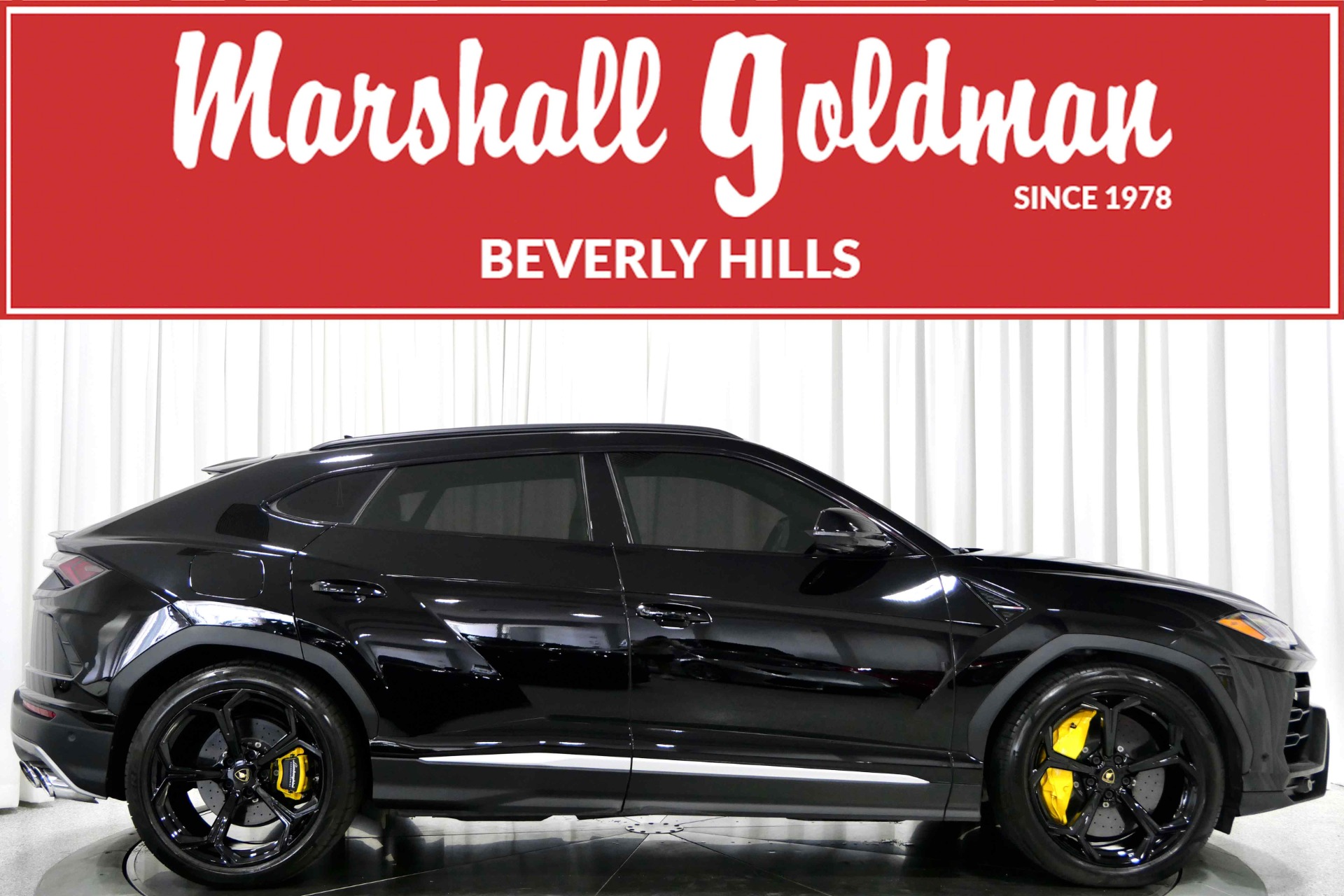 Used 2019 Lamborghini Urus in Nero Noctis For Sale (Sold
