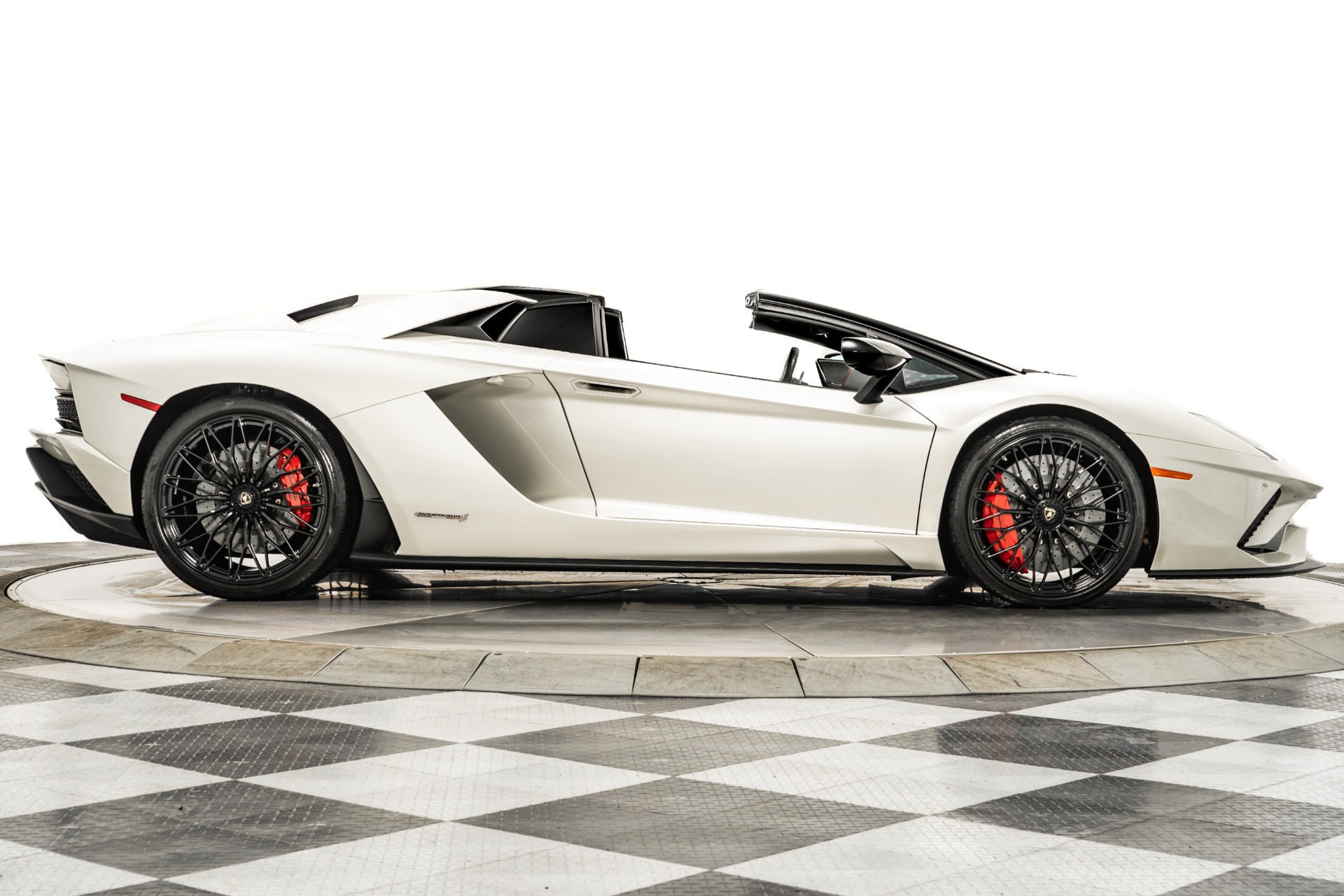 Used 2019 Lamborghini Aventador LP 740-4 S Roadster For Sale Used 2019 Lamborghini Aventador LP 740-4 S Roadster For Sale