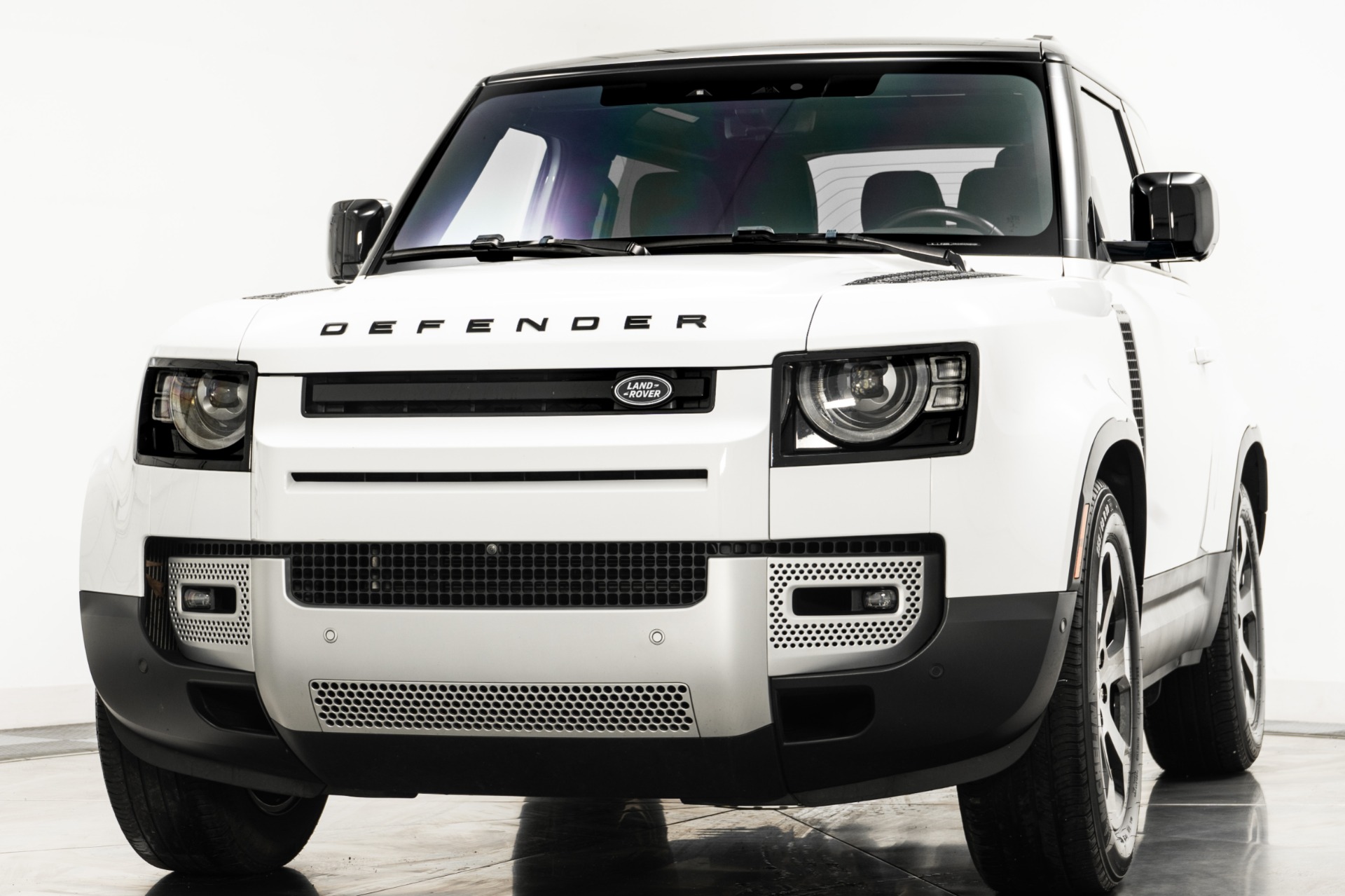 Used 2022 Land Rover Defender 90 S in Fuji White For Sale