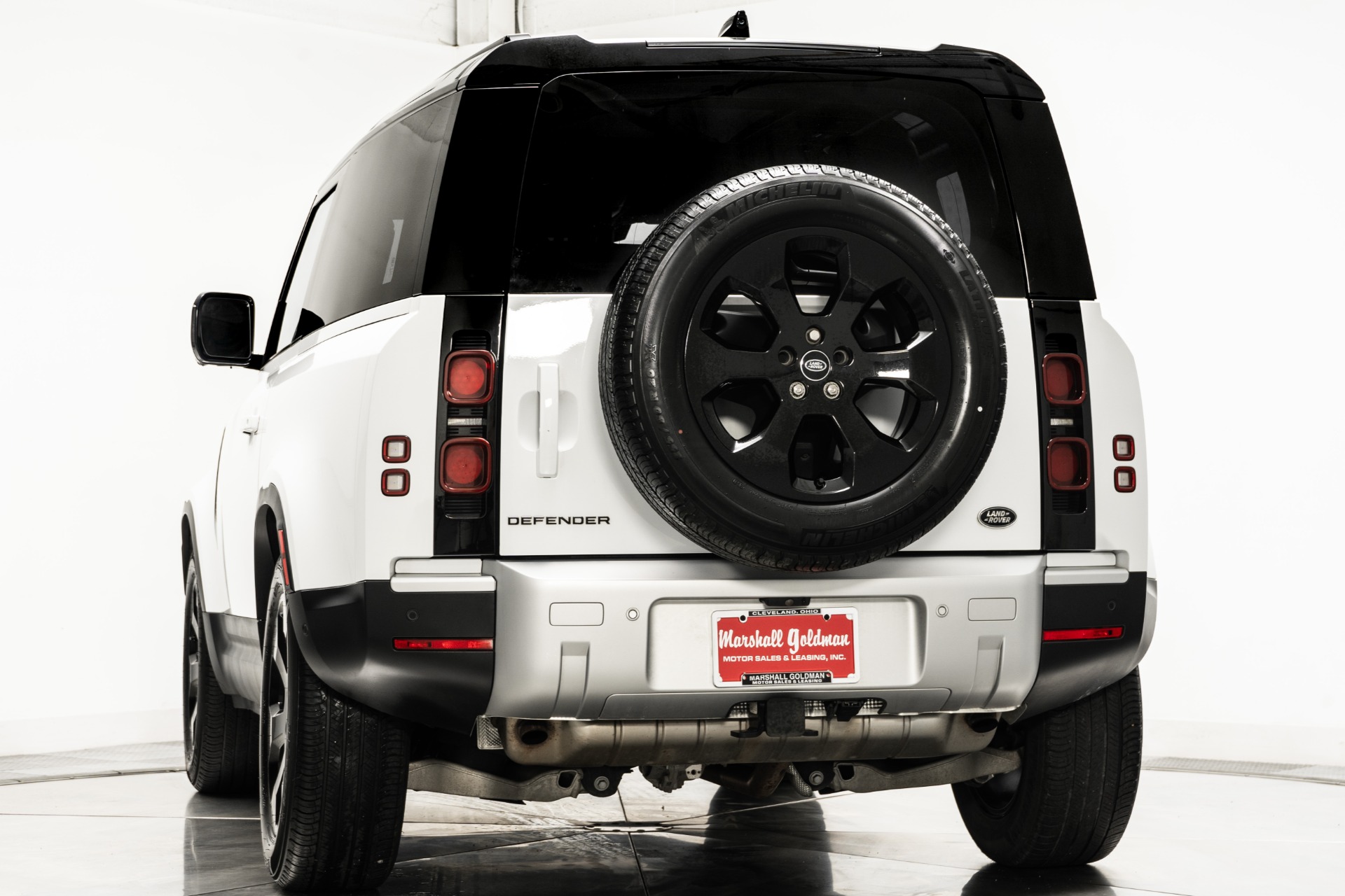 Used 2022 Land Rover Defender 90 S in Fuji White For Sale (Sold