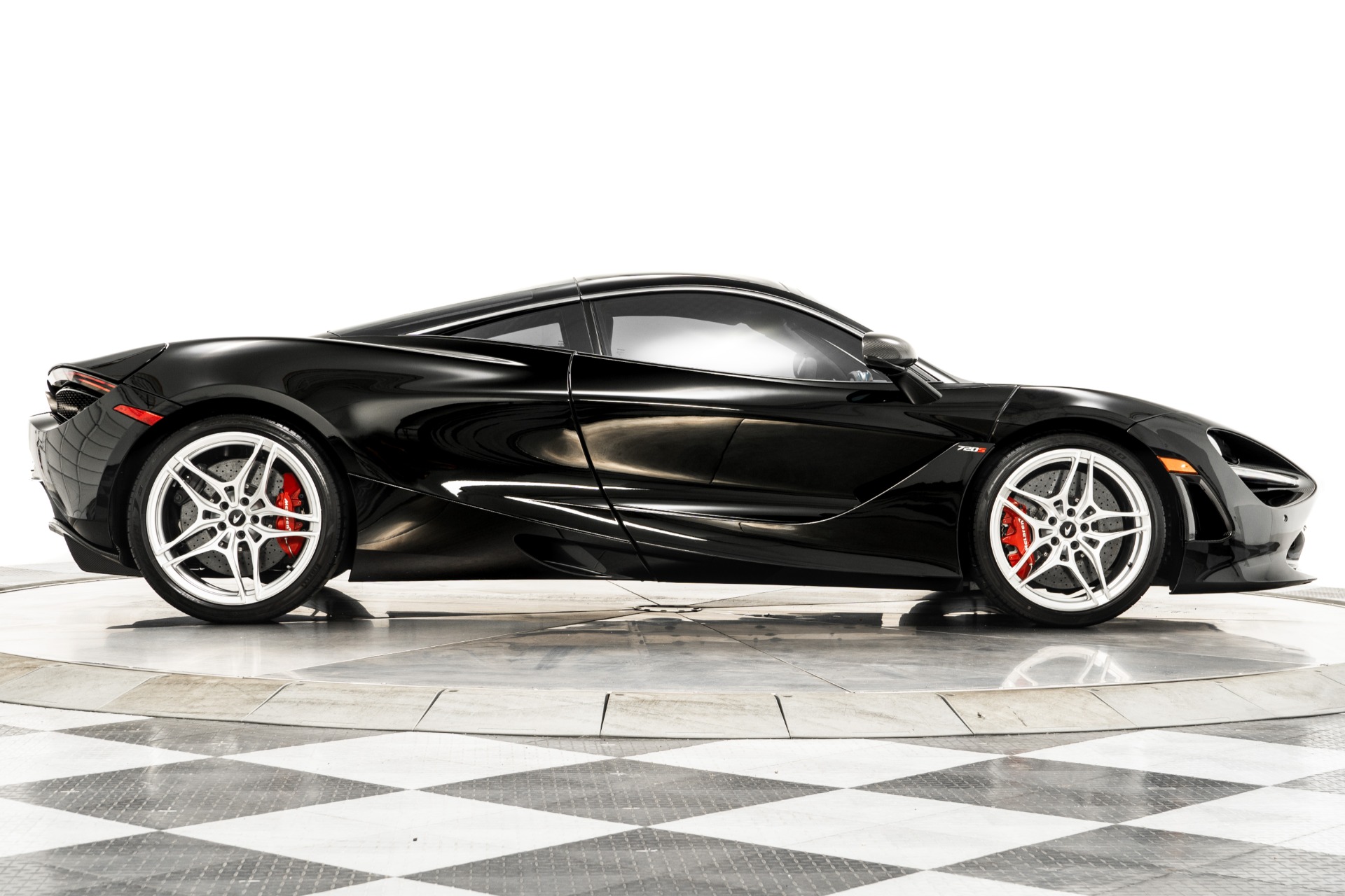 720s triple black