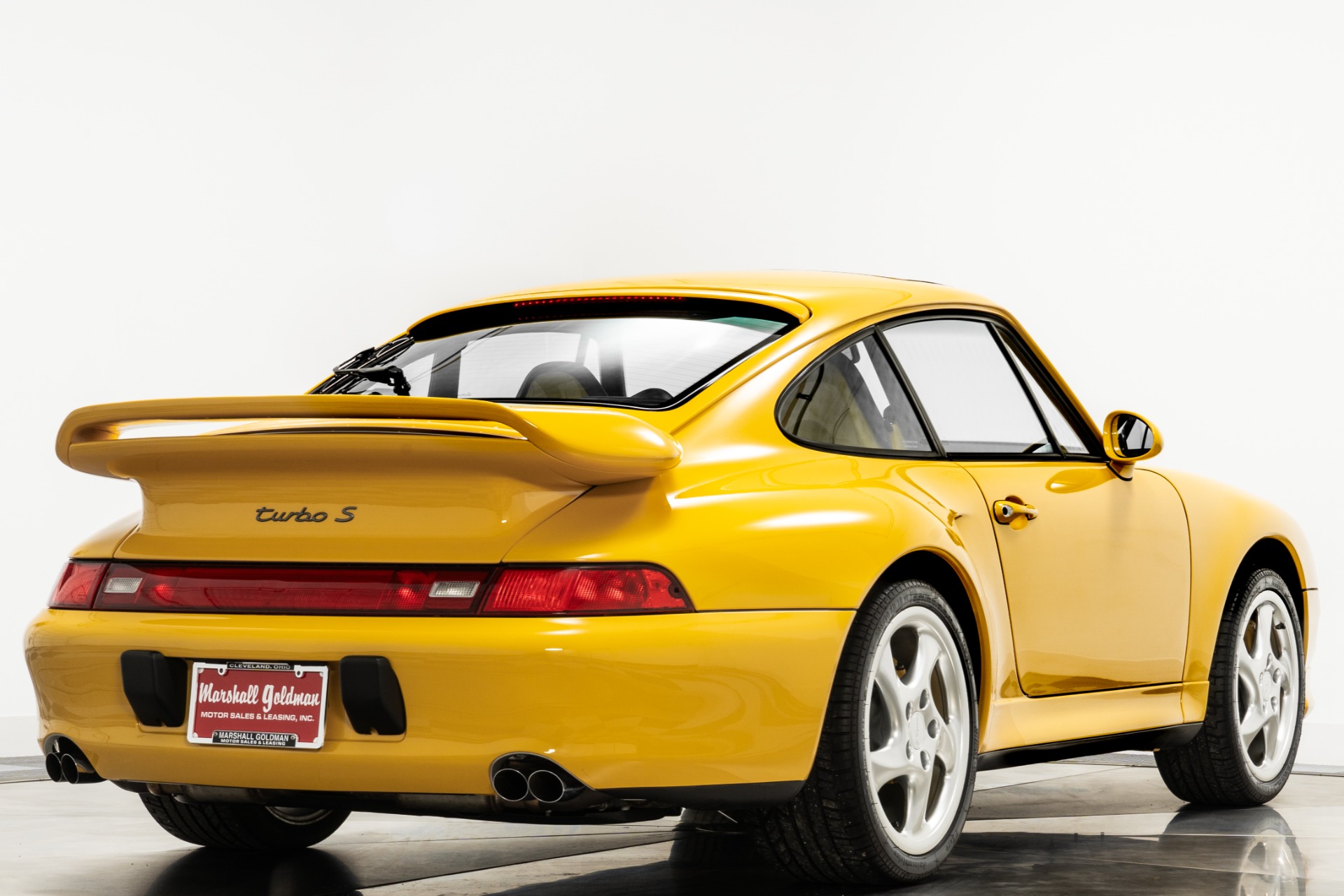 【MAXICHAMPS】Porsche 911 Turbo Yellow1990 Maxichamps Porsche 911 Carrera 1992 - Yellow 1:43 model car