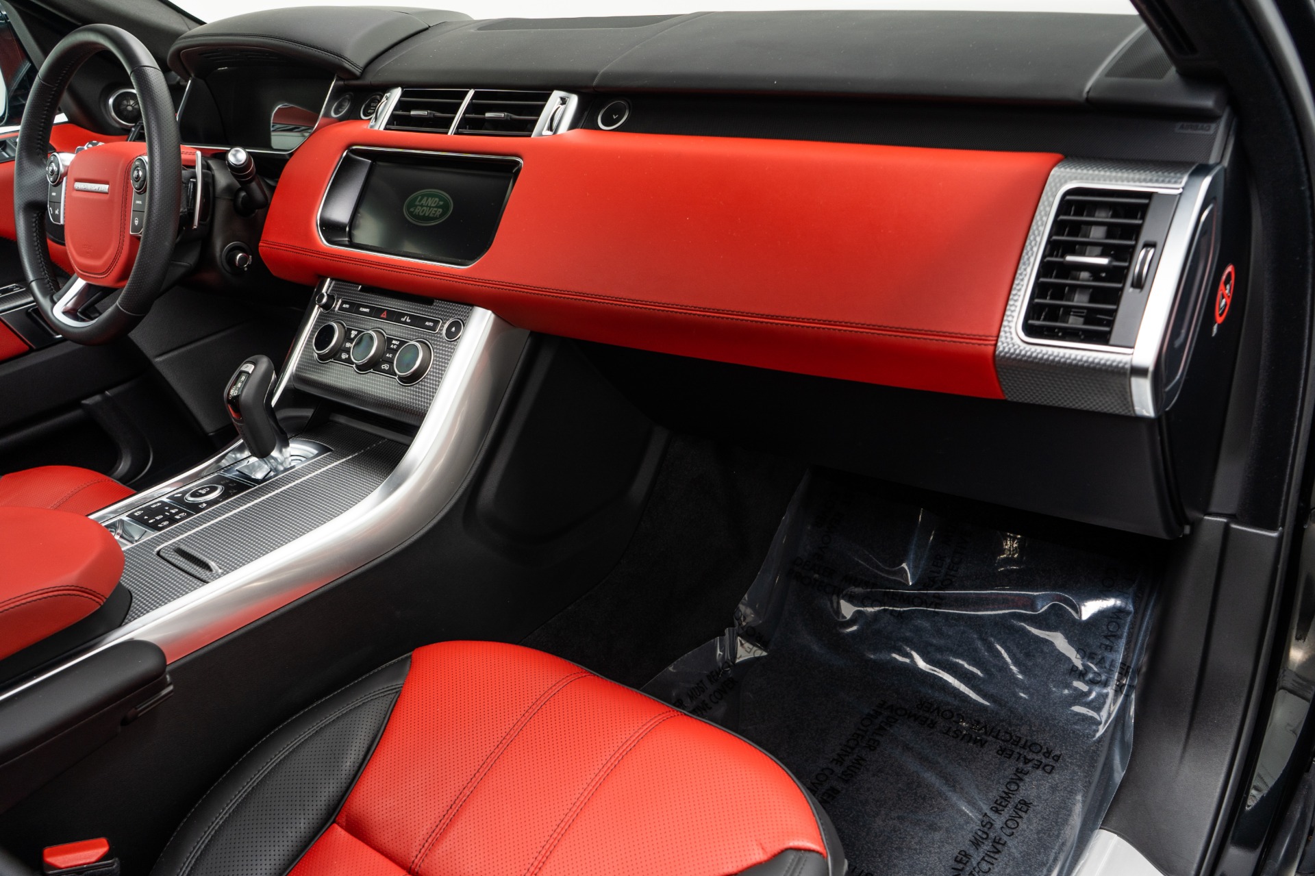 2017 Range Rover Sport's interior spied for the first time