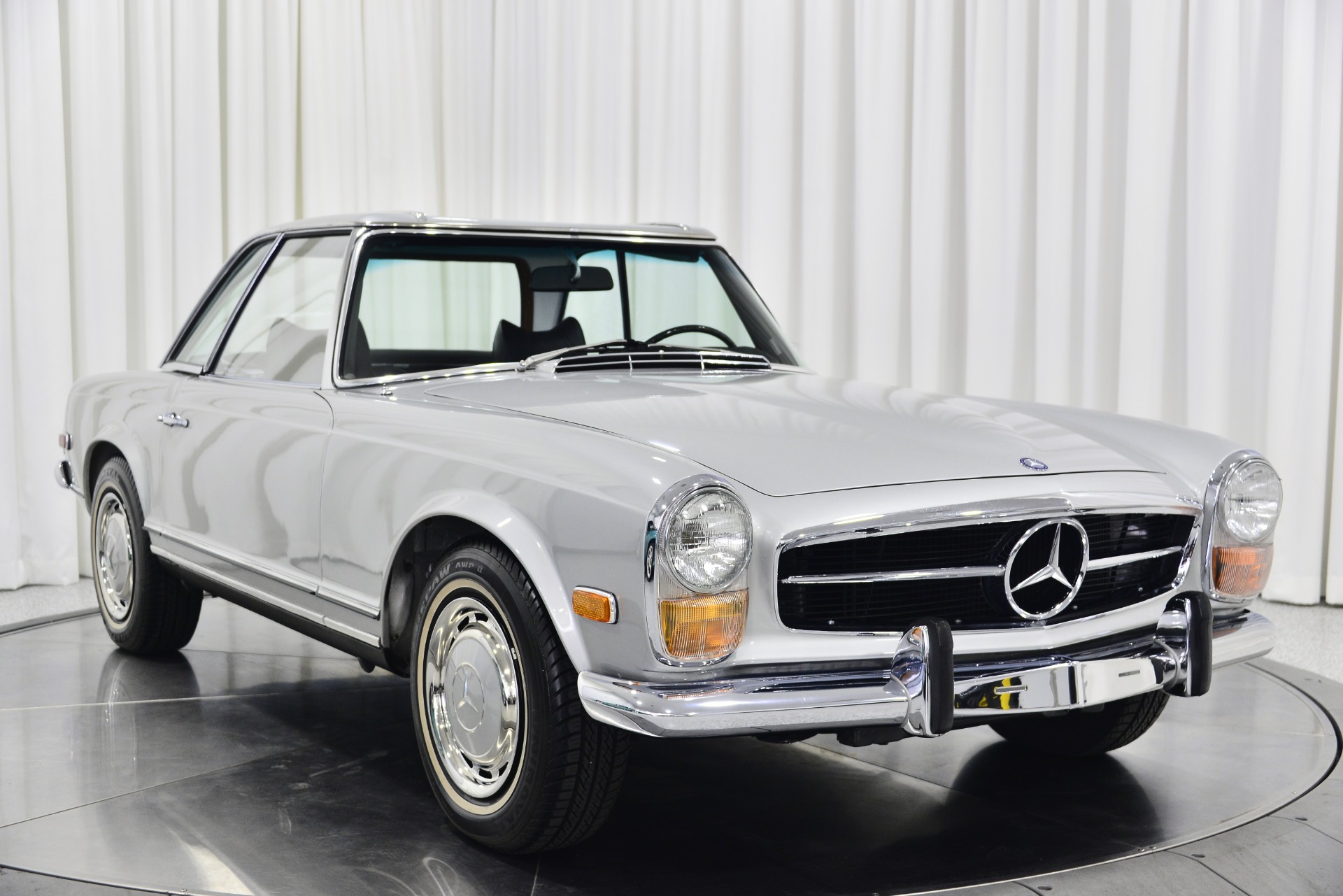 Mercedes-Benz 280 SL シルバー Used 1971 Mercedes-Benz 280SL in Silver For Sale (Sold
