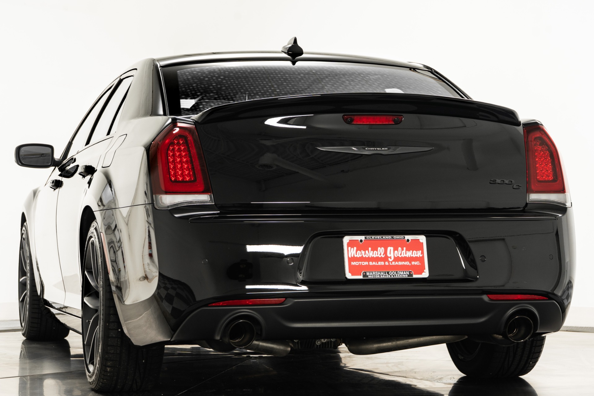 Chrysler 300C Hemi 、M5、3シリーズ 2023 Chrysler 300 & 300S - The Iconic Full-Size Sedan