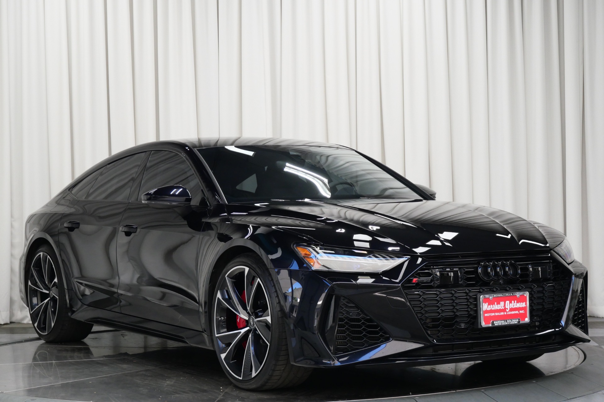 2023 Audi RS 7 Base photo 2