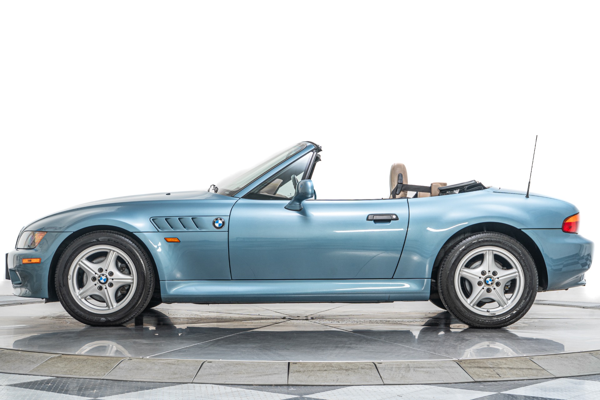 Used 1996 BMW Z3 -5 Speed Manual, Leather Upholstery, Metallic
