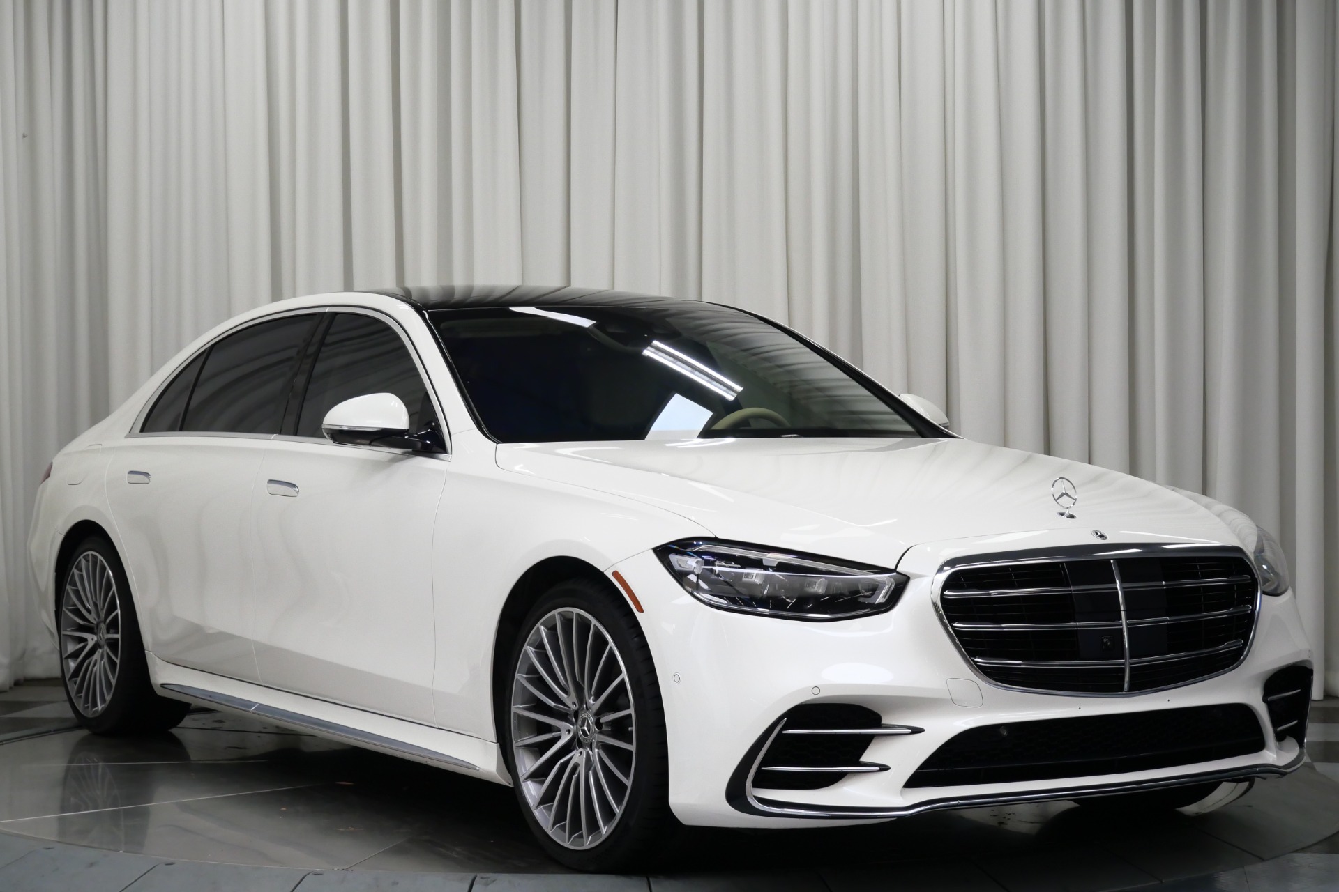 2023 Mercedes Benz S 580 4MATIC photo 3