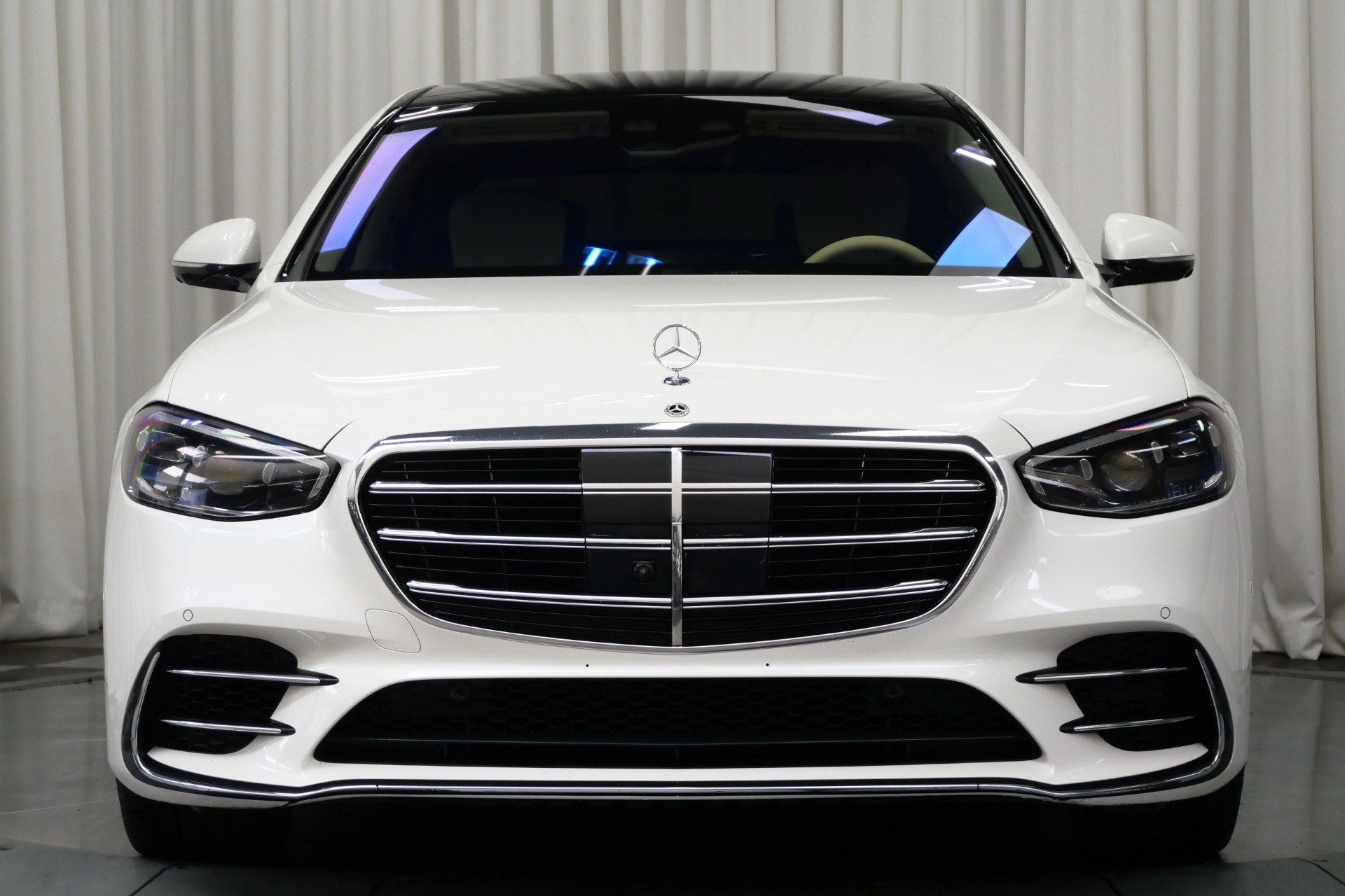 2023 Mercedes Benz S 580 4MATIC photo 4