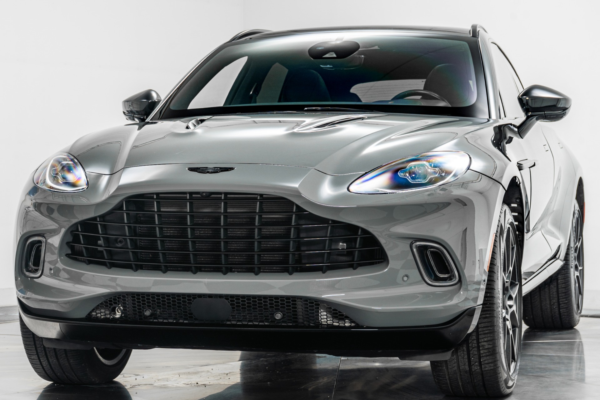 2022 Aston Martin DBX AM8 photo 4