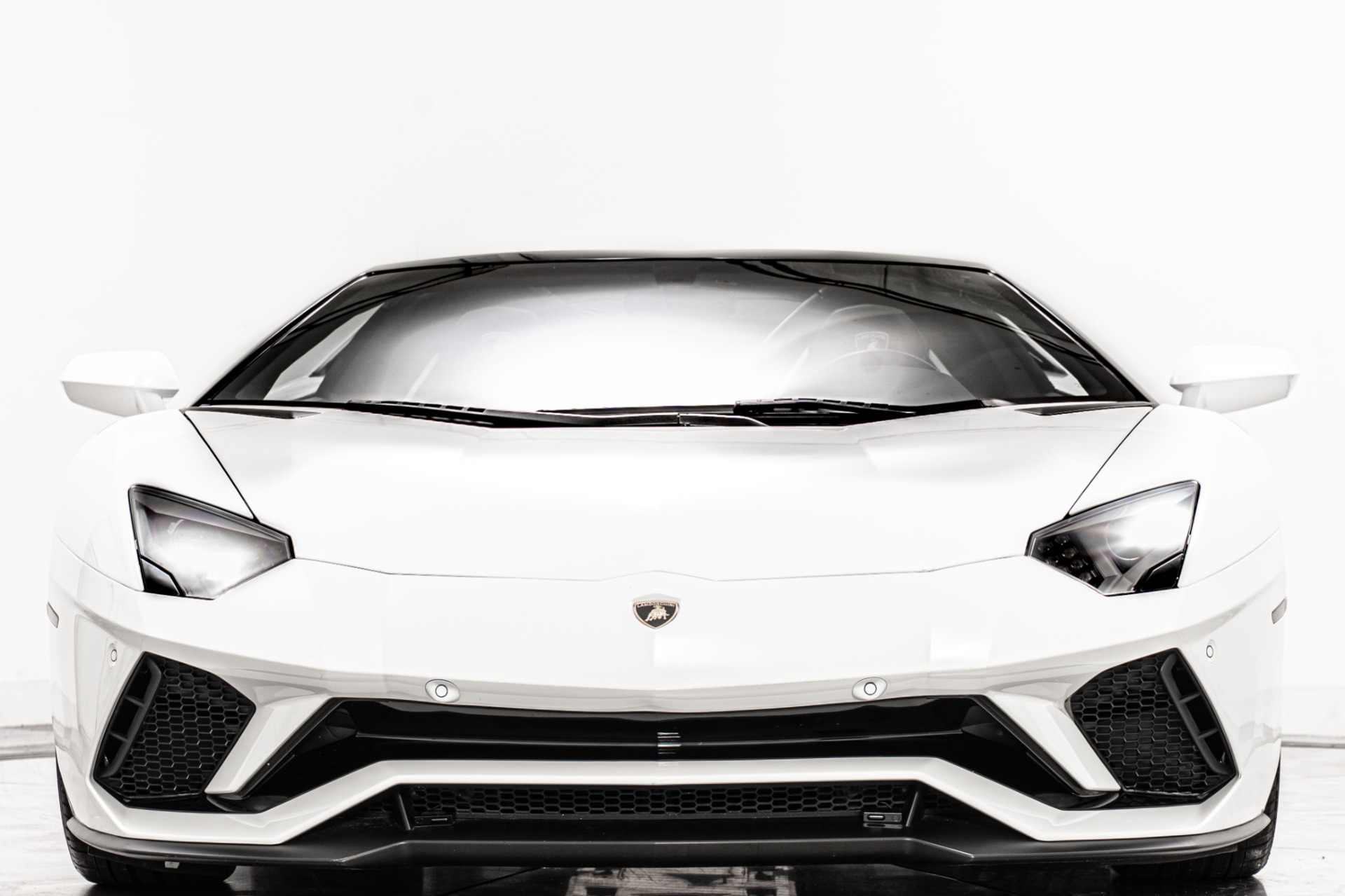 2019 Lamborghini Aventador LP 740-4 Roadster photo 4