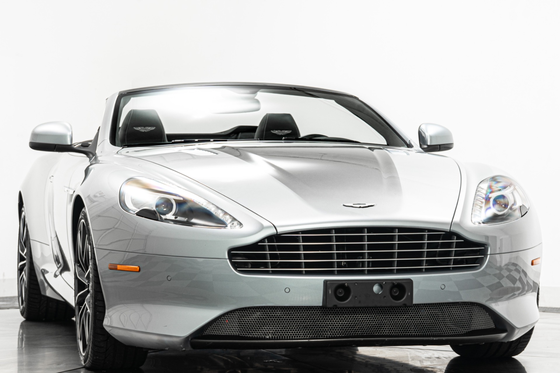 2014 Aston Martin DB9 Volante photo 3