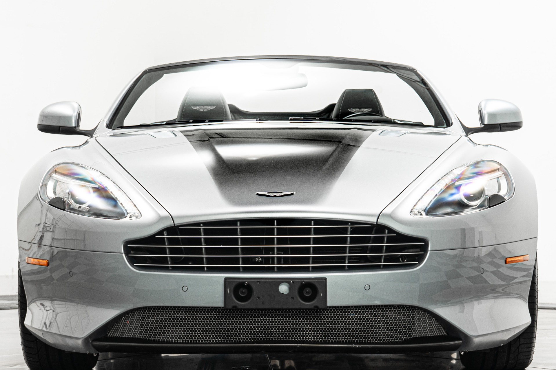 2014 Aston Martin DB9 Volante photo 4