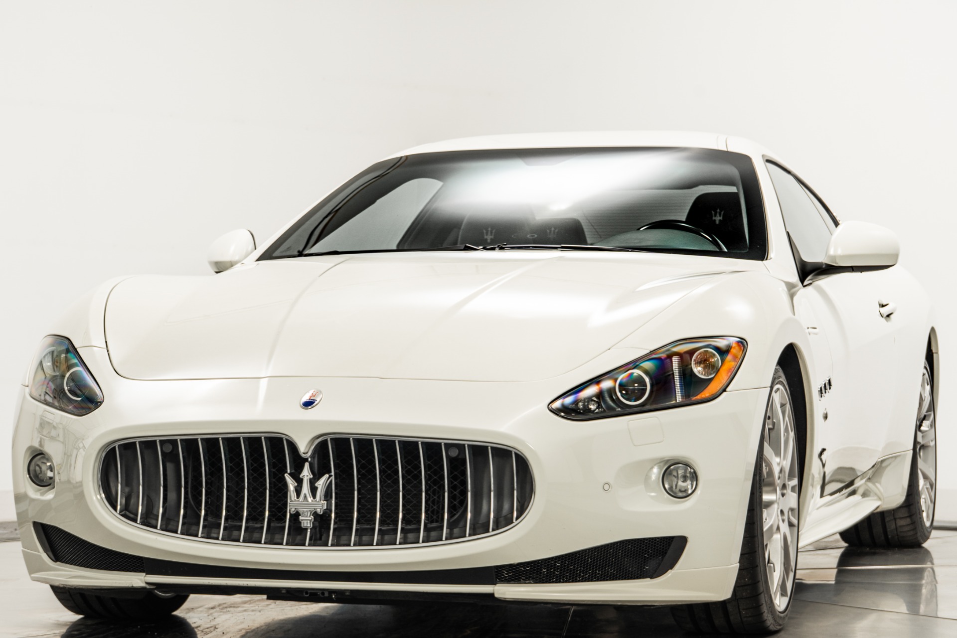 2012 Maserati Granturismo S Automatic photo 3